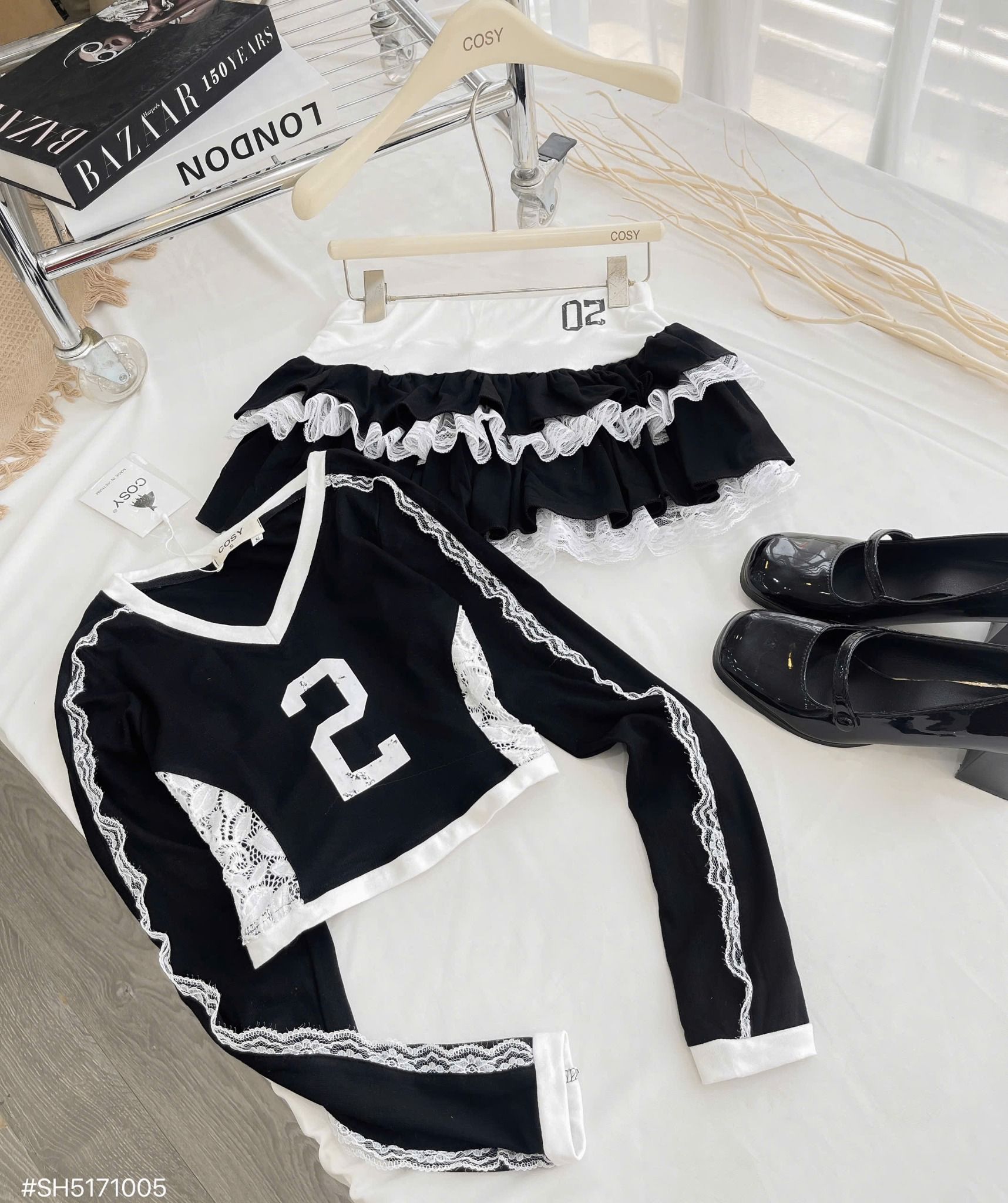  Set áo tay dài cổ v số 2 mix chân váy tầng phối ren năng động - G232 