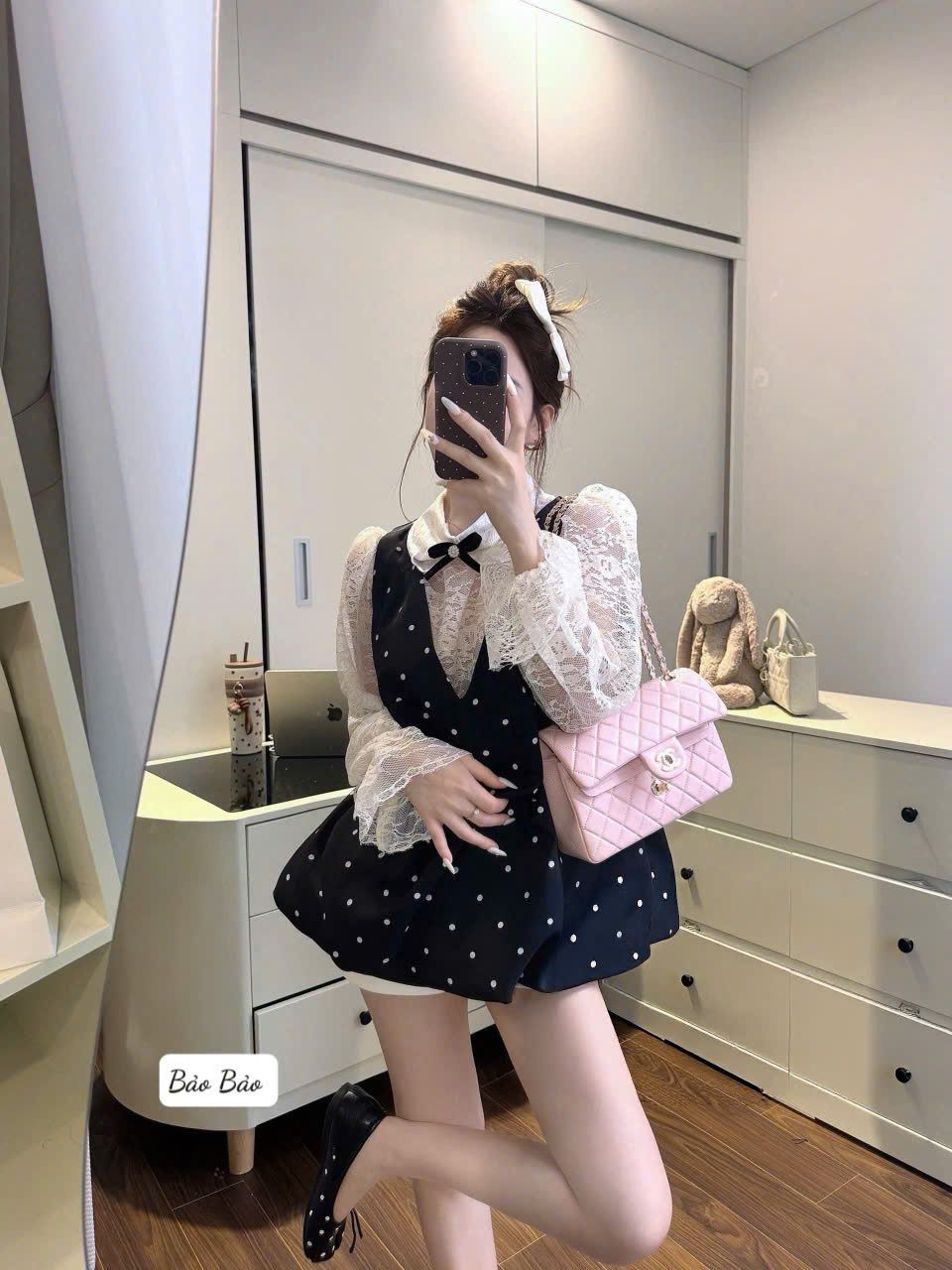  ( GIÁ GỐC 359 SALE 279 ) Set 2 món áo sơ mi tay dài loe mix váy chấm bi yếm dáng ngắn - ĐEN - C142 