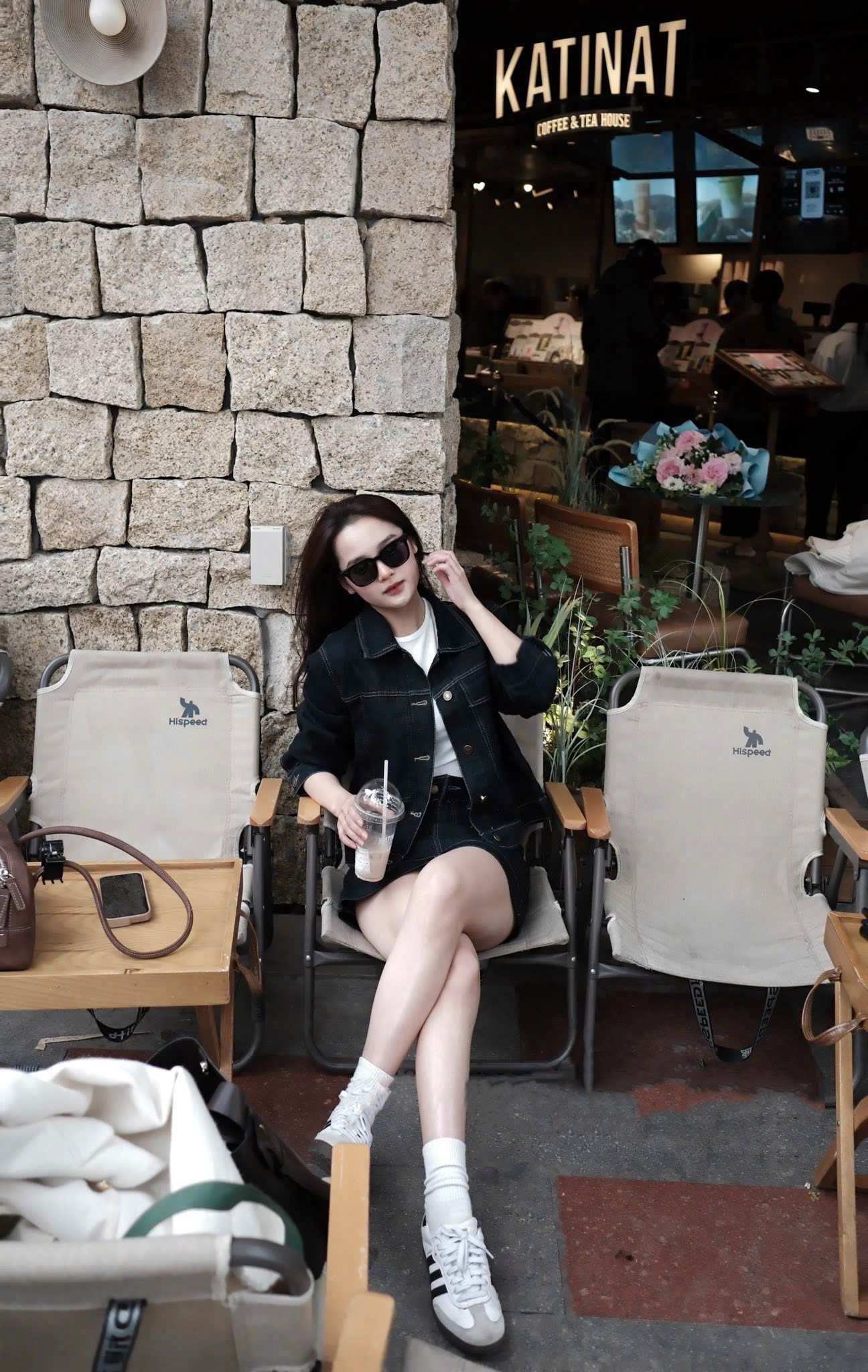  Áo khoác jeans nữ phối túi hộp viền chỉ nổi màu - C144 