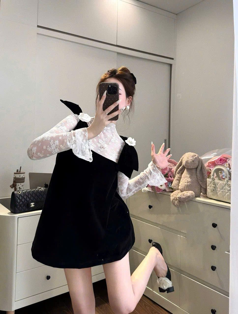  Set 3 món áo sơ mi ren tay đai mix váy bí 2s chất nhung kèm quần short - C158 (eo S<68, M<72) 