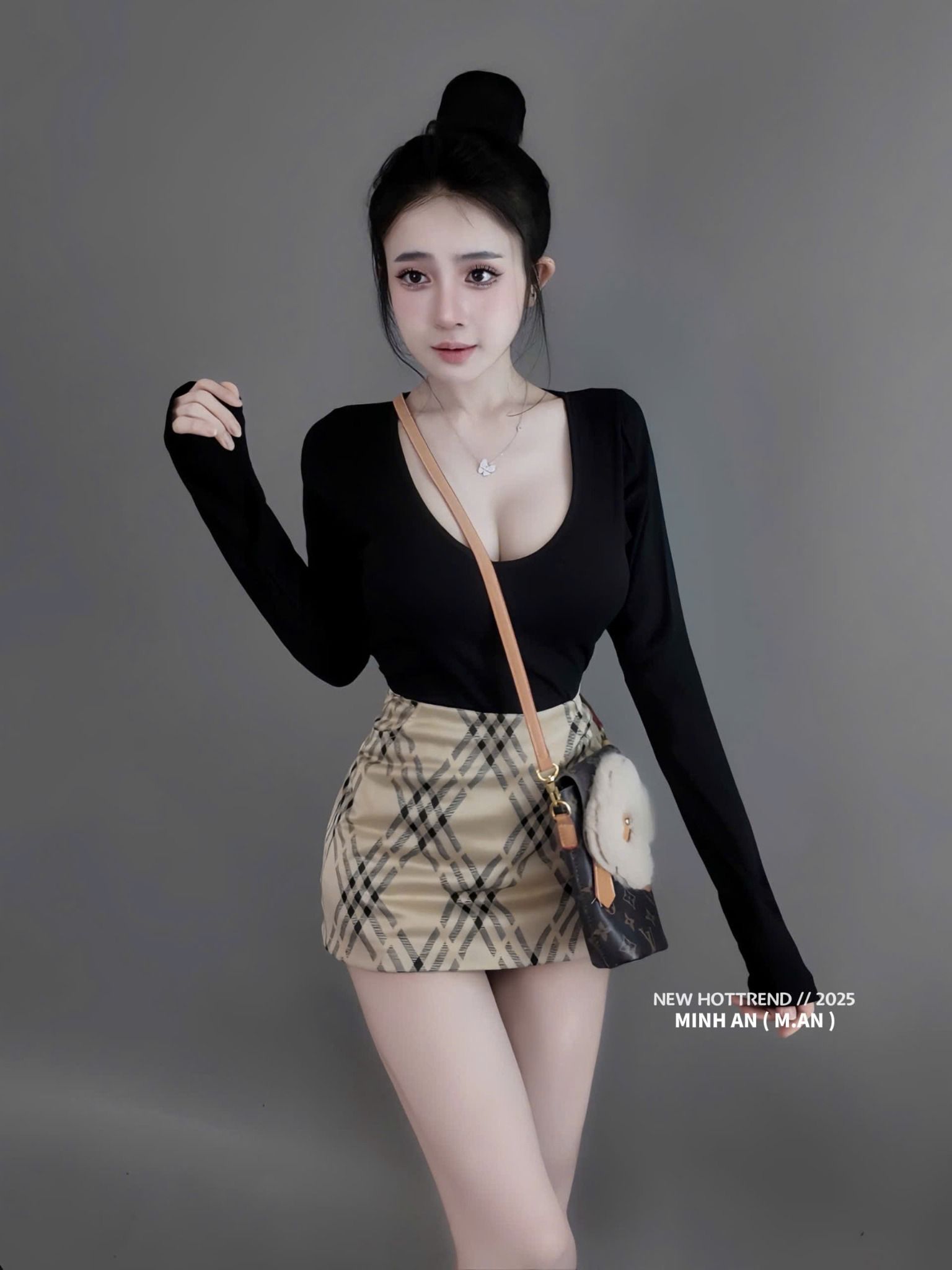  Set áo tay dài cổ tim mix chân váy form A kẻ caro - ĐEN - C214 (EO S<68, M<72) 