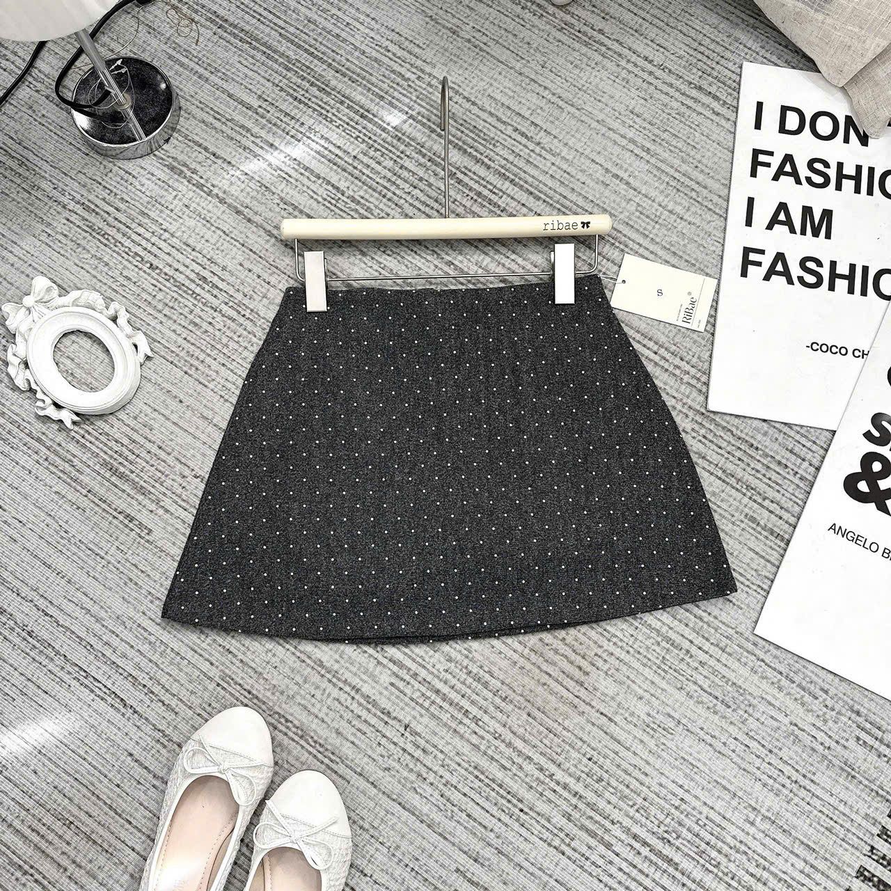  Chân váy dạ chấm bi form A có lót quần trong - XÁM - G35 (EO S<68, M<72) ( DÀI 35CM ) 