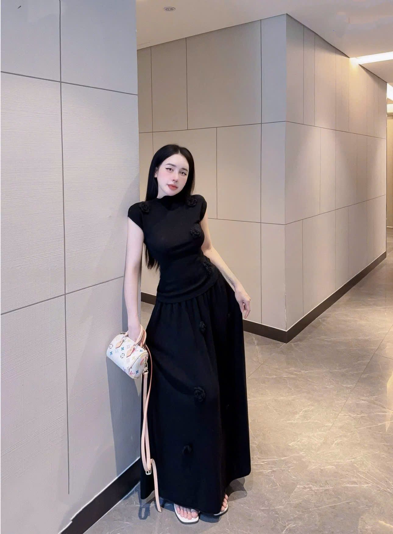  Set áo tay hến cổ cao đính hoa mix chân váy dài - ĐEN - C239 