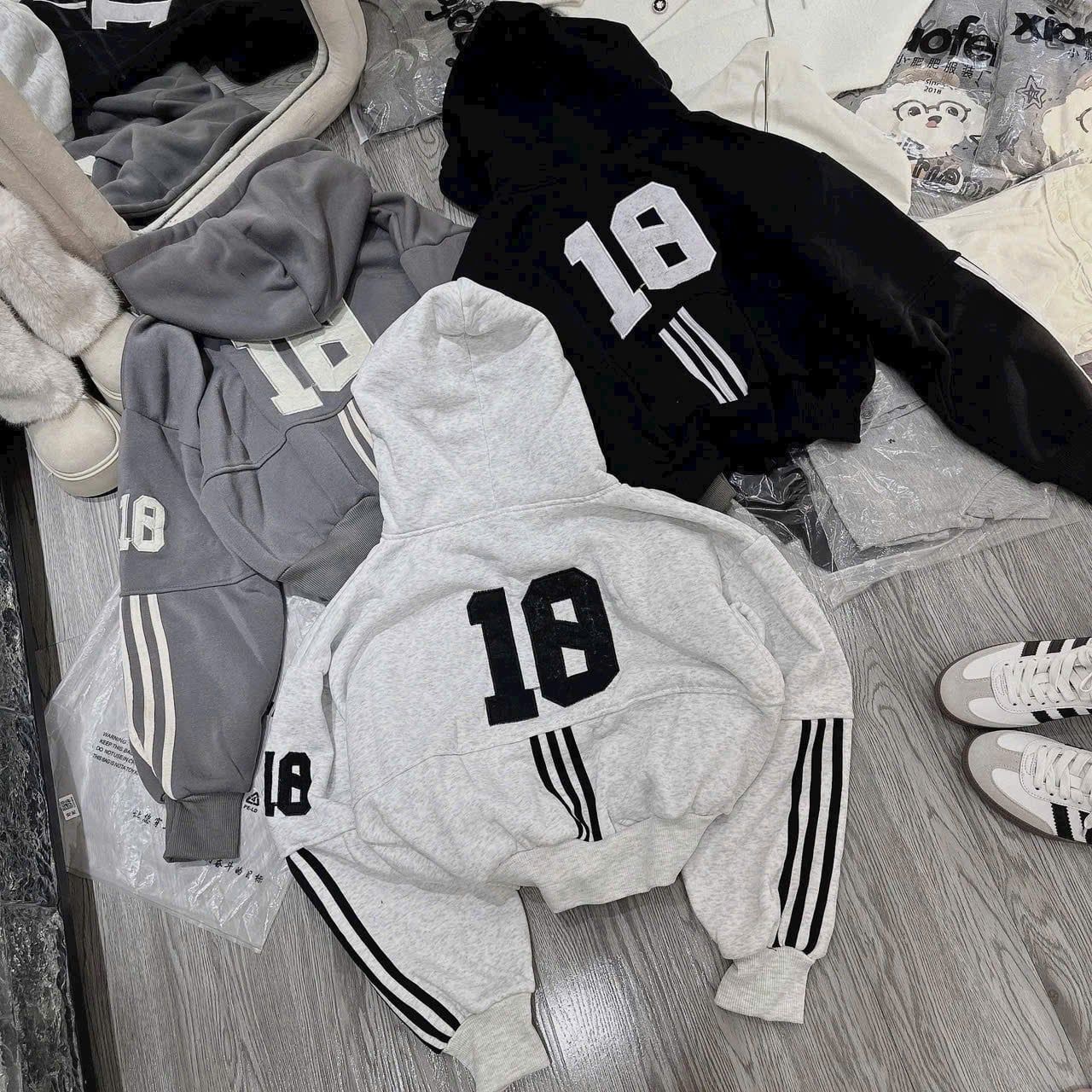  Áo khoác form ngắn thêu số 10 phối sọc - XÁM - C248 