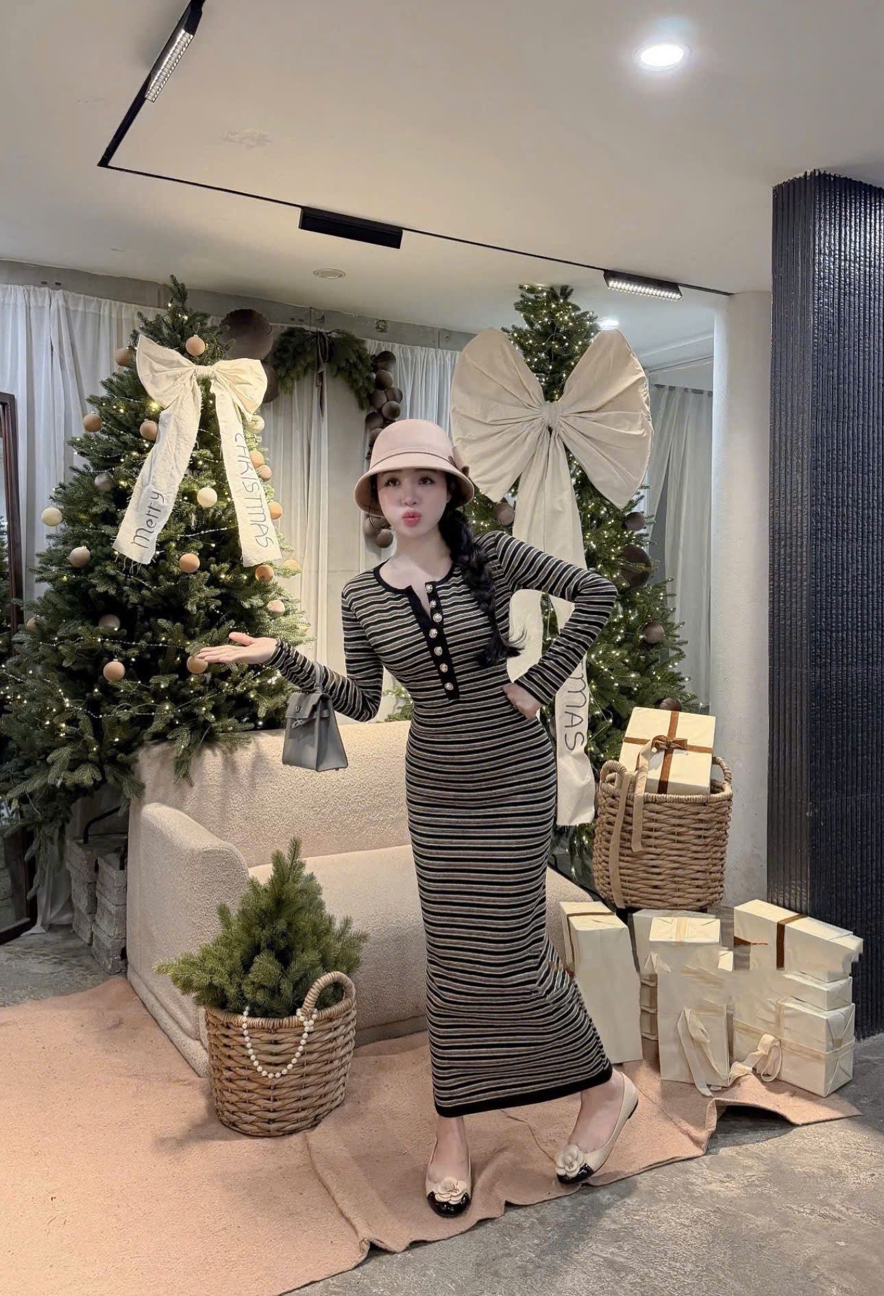  Đầm tay dài đính nút kẻ sọc fixx body - ĐEN - C254 