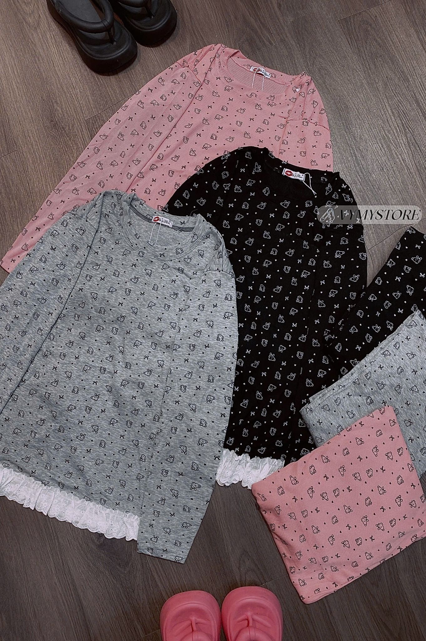  Set áo tay dài họa tiết THỎ mix quần suông phối ren - ĐEN - R12 - HÀNG SALE LỖ KO ĐỔI TRẢ DƯỚI MỌI HÌNH THỨC 