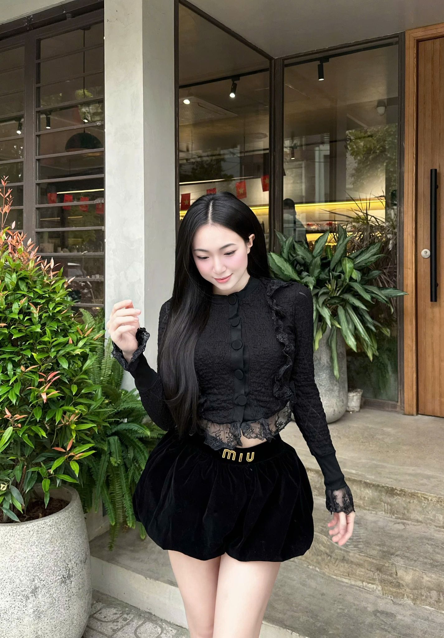  Set áo tay dài phối bèo nút bọc mix quần bí nhung tag miu - ĐEN - R99 (eo S<68, M<72) 