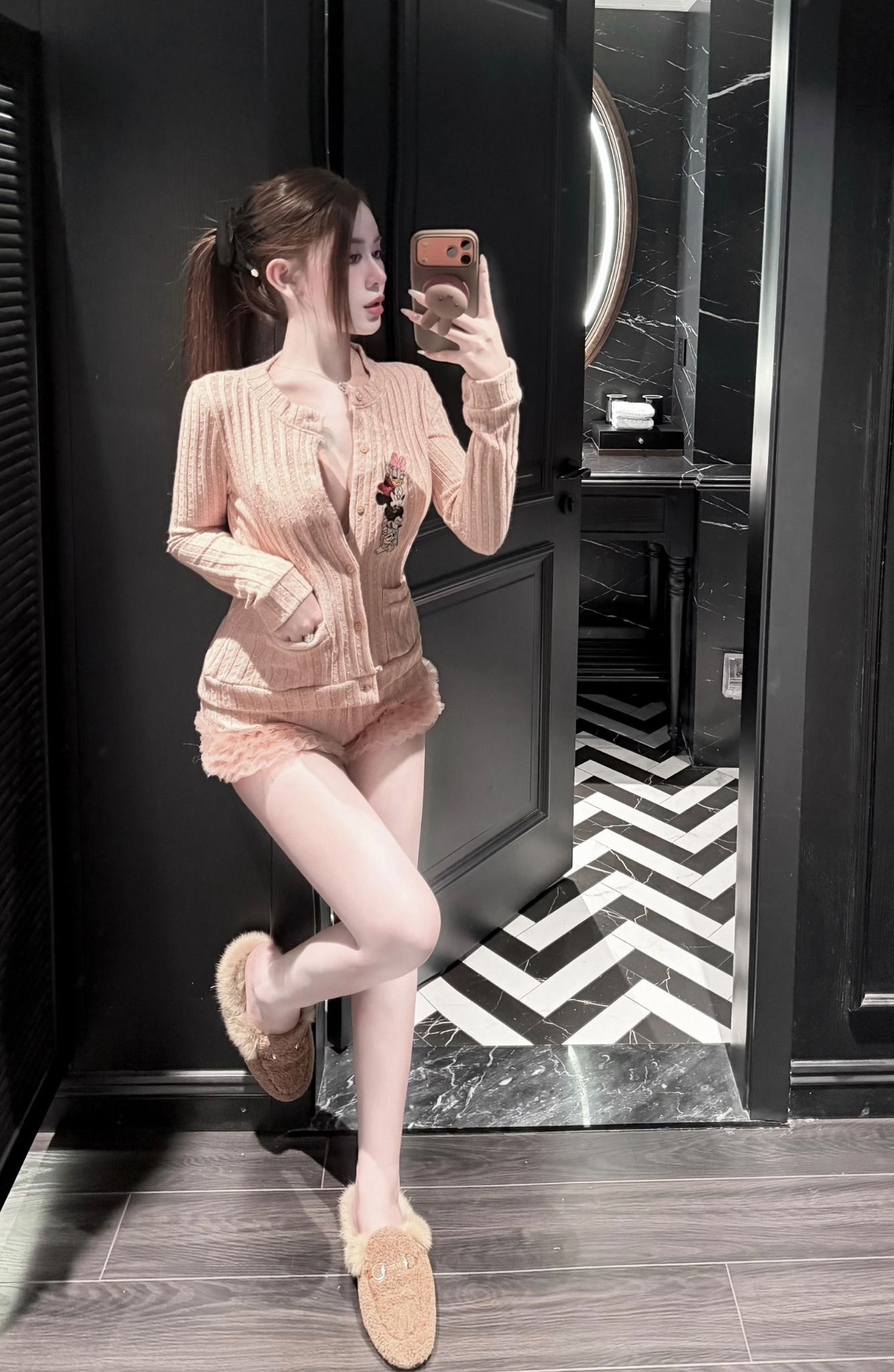  Set len áo tay dài cổ tròn thêu mickey mix quần short phối lông - HỒNG - R181 