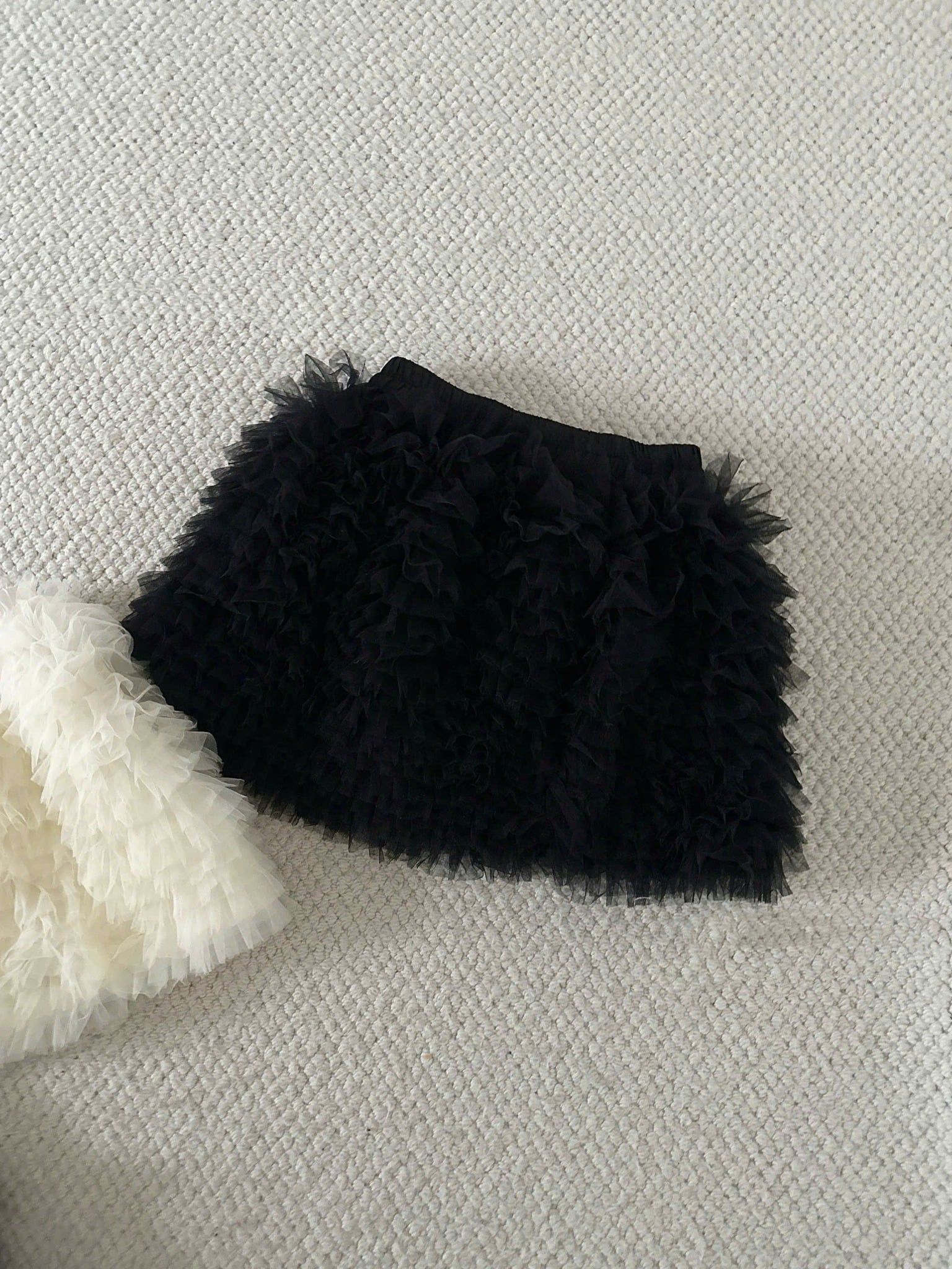  Chân váy tầng ren nhí dáng ngắn - ĐEN - R213 