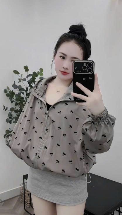  Áo khoác dù có nón lưng bo gấu họa tiết - CHERRY XÁM - Z5 