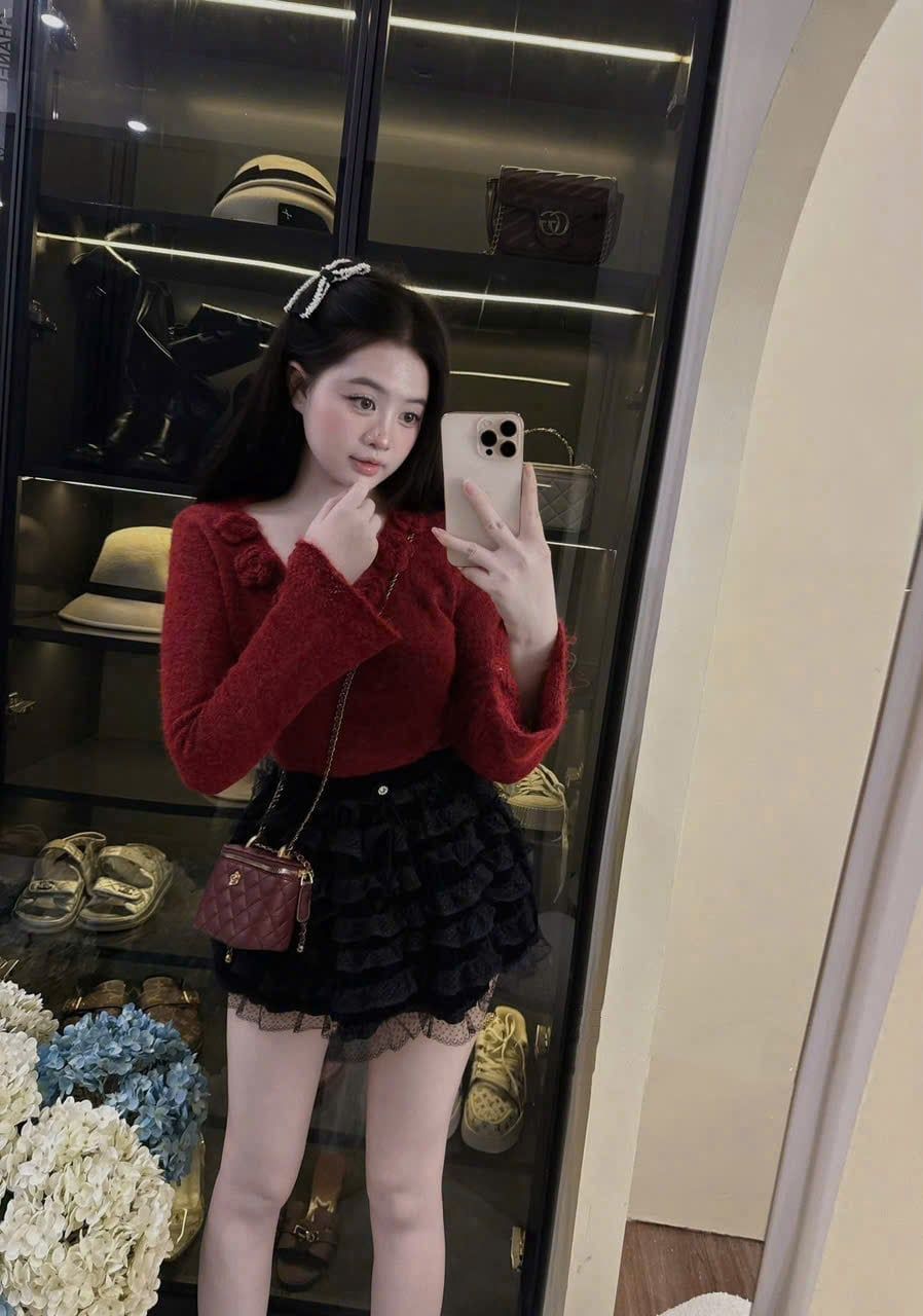  Áo len cổ v đính hoa nổi tay loe chất đẹp - ĐỎ - R255 (HÀNG SALE LỖ KO ĐỔI TRẢ DƯỚI MỌI HÌNH THỨC) 