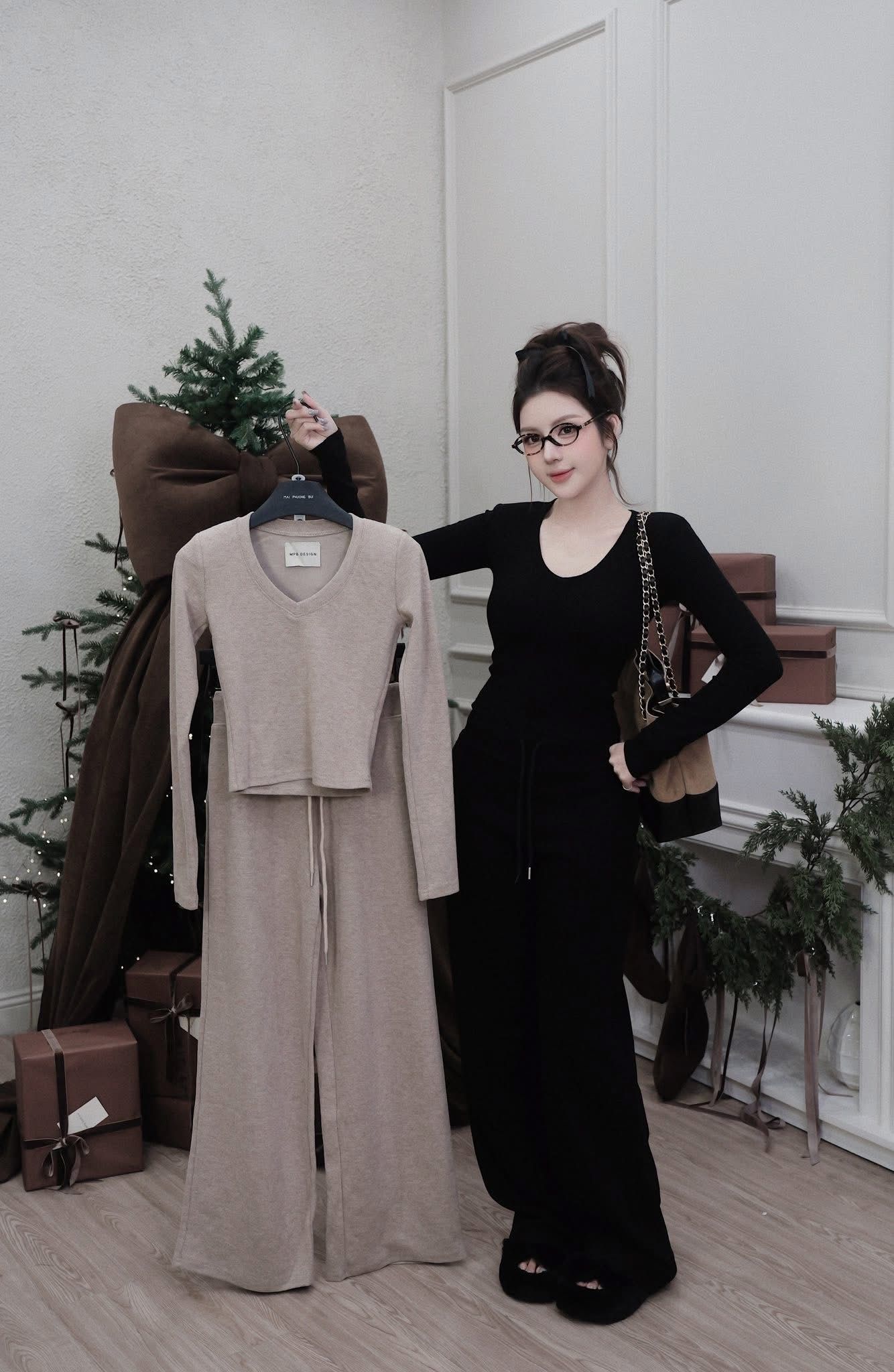  Set len lông thỏ áo tay dài cổ v mix quần suông dài - ĐEN - R276 ( QUẦN DÀI 97CM ) 