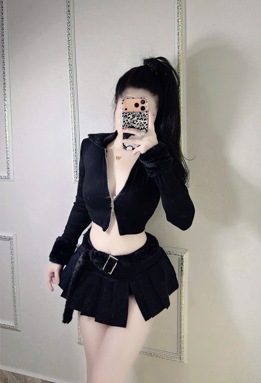  Set 3 món áo tay dài form ngắn mix chân váy xếp li xẻ tà kèm dây đai phối lông - ĐEN - R284 (EO S<68, M<72) 