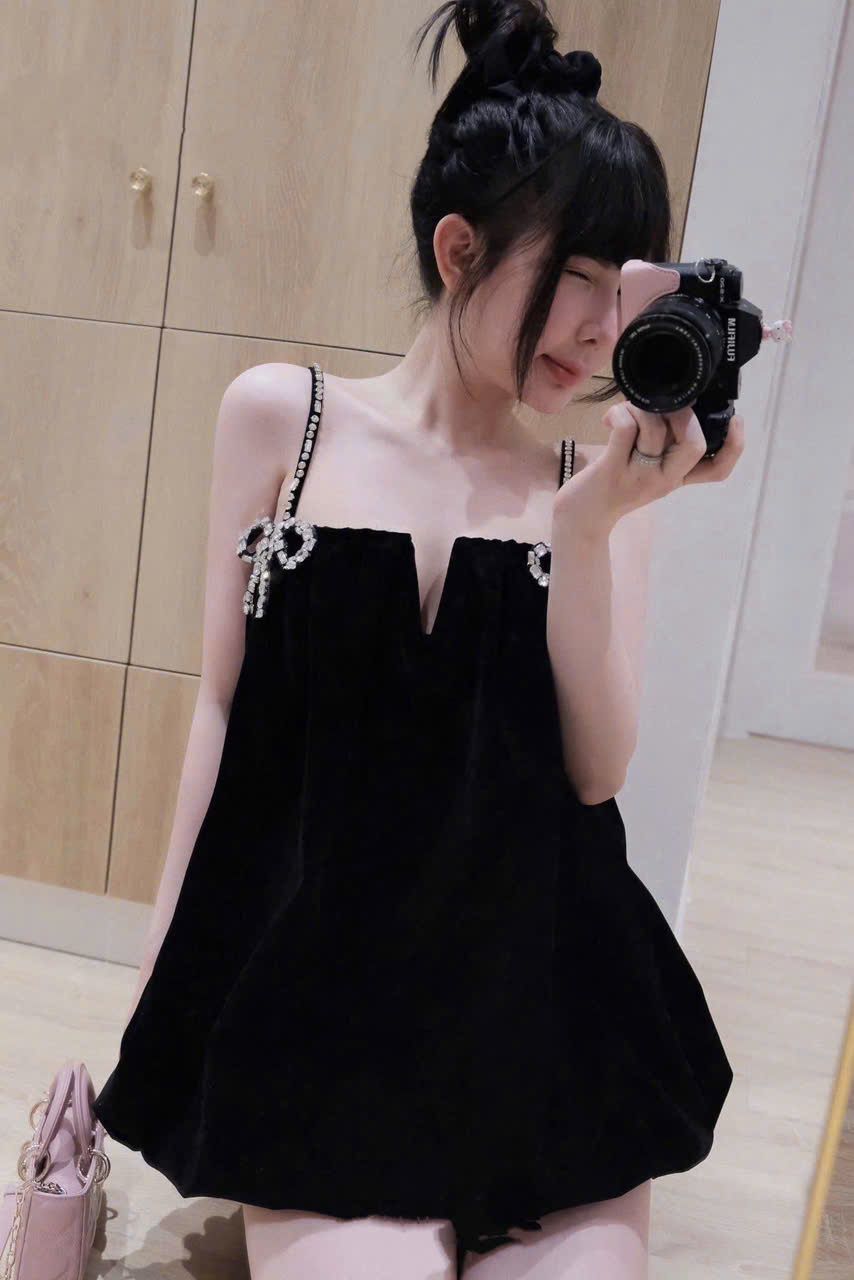  Váy nhung bí form babydoll đính nơ đá tiểu thư - ĐEN - R297 