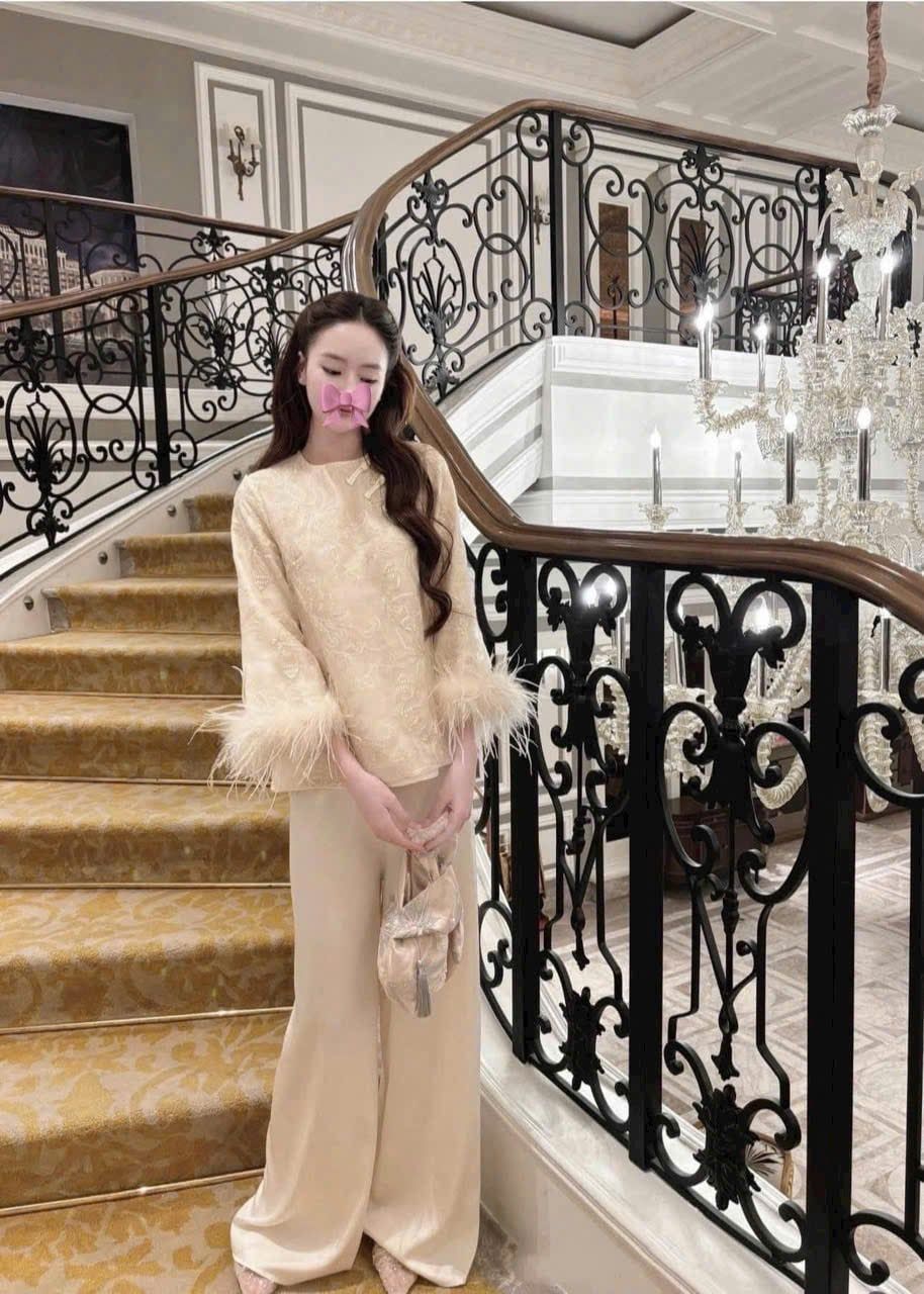  Set cách tân áo gấm tay dài phối lông mix quần suông dài lụa - R299 ( QUẦN DÀI 103CM ) 