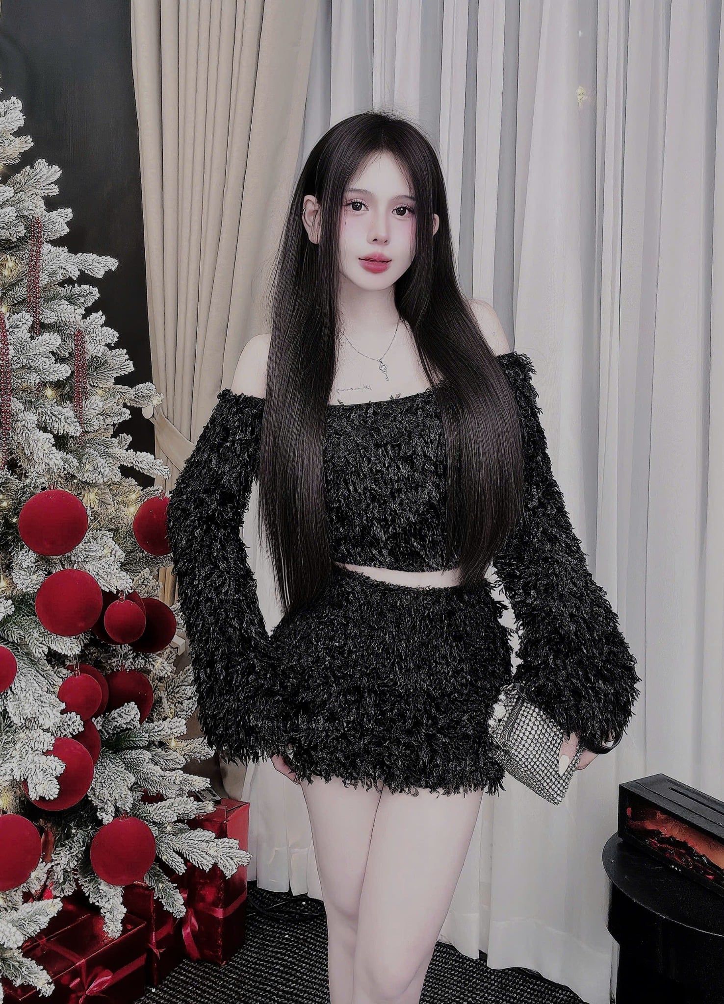  Set áo trễ vai mix chân váy dáng ngắn lông vũ - ĐEN - G35 