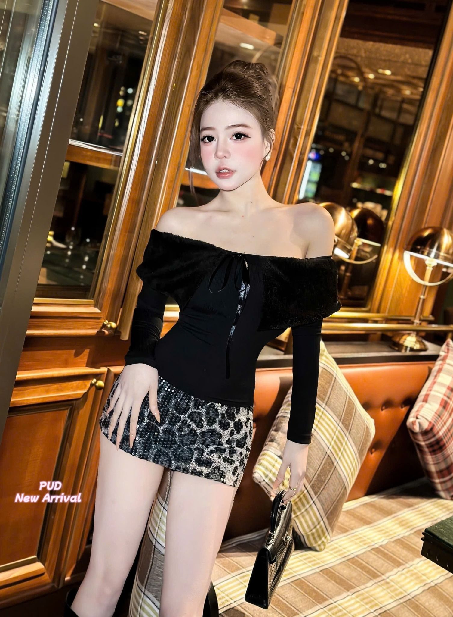  Set áo trễ vai phối  lông tay dài đính nơ mix chân váy da beo kim sa - ĐEN - R322 (EO S<68, M<72) 