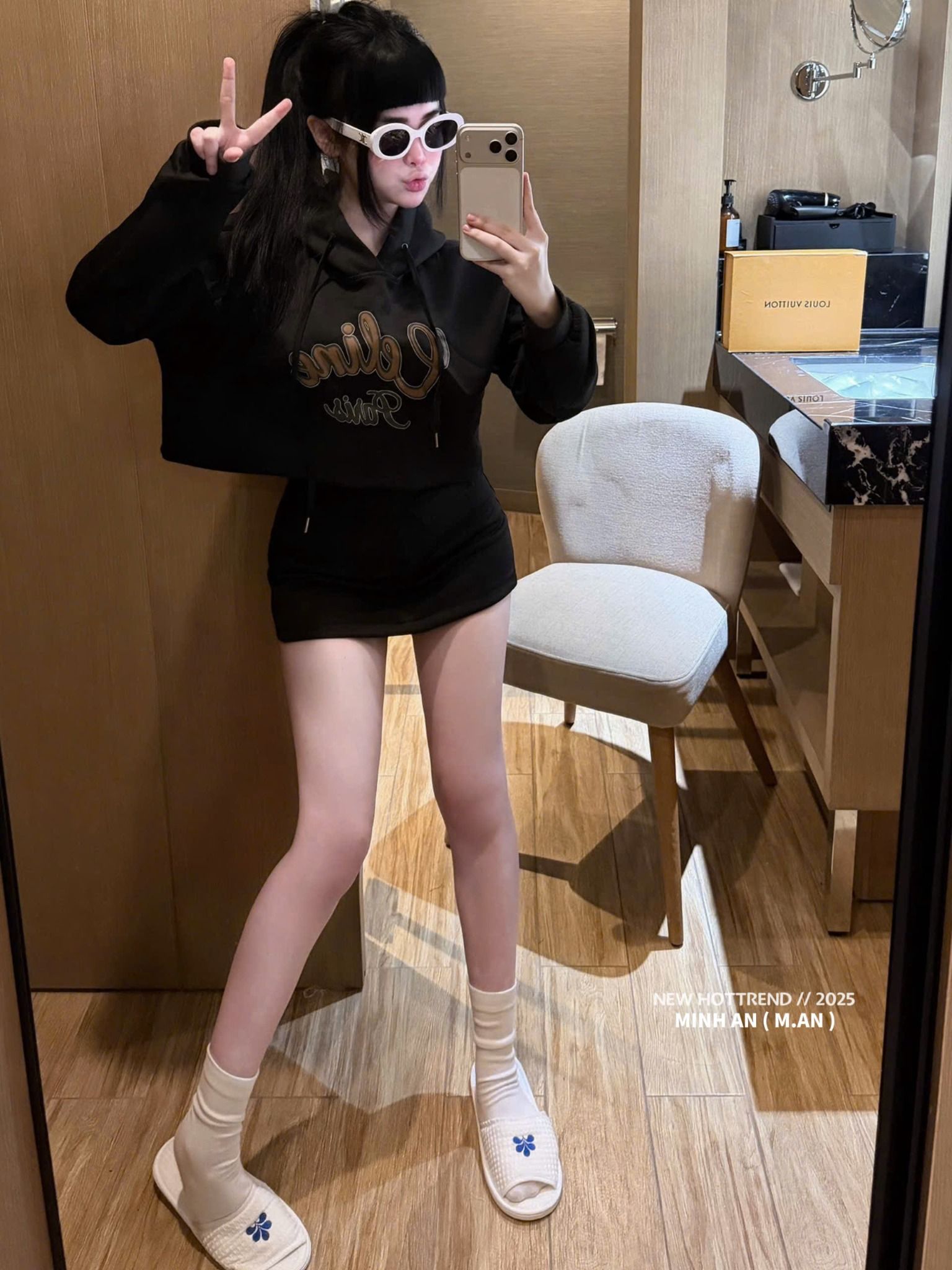  Set áo tay dài có nón form croptop mix chân váy ngắn - ĐEN - S18 (EO S<68, M<72) 