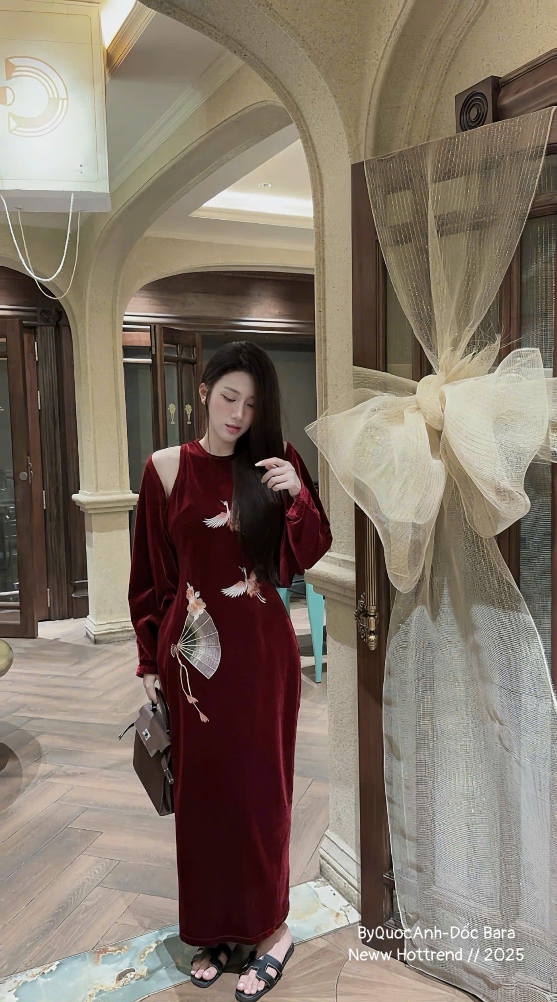  Set 2 món váy nhung sát nách thêu họa tiết cò kèm khoác ngắn - S82 (EO S<68, M<72) ( dài 125cm ) 