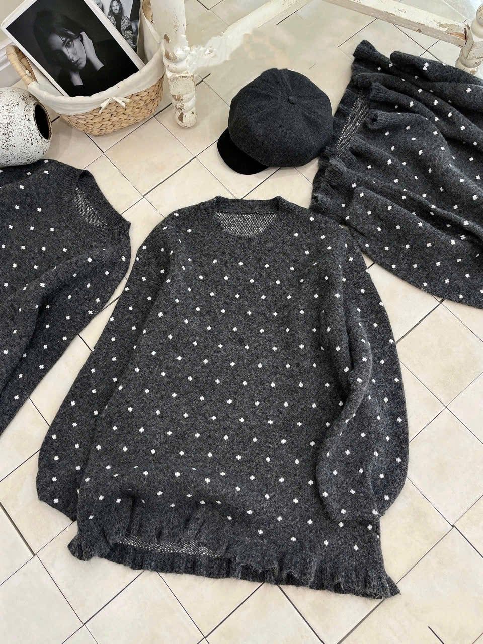  Váy dạ len tay dài viền bèo chấm bi - S114 