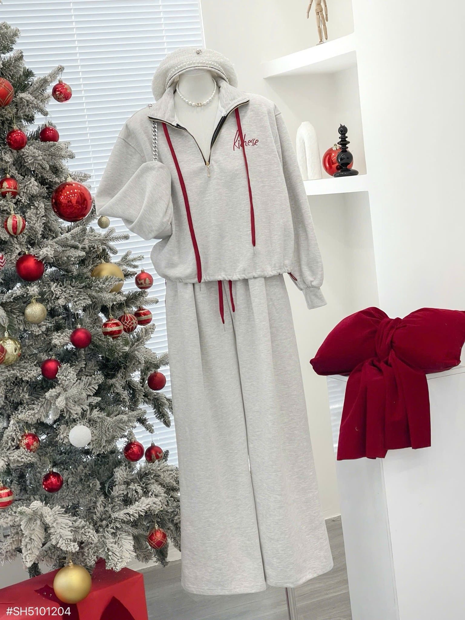  Set bộ áo tay dài thêu chữ mix quần suông kẻ - XÁM - S117 