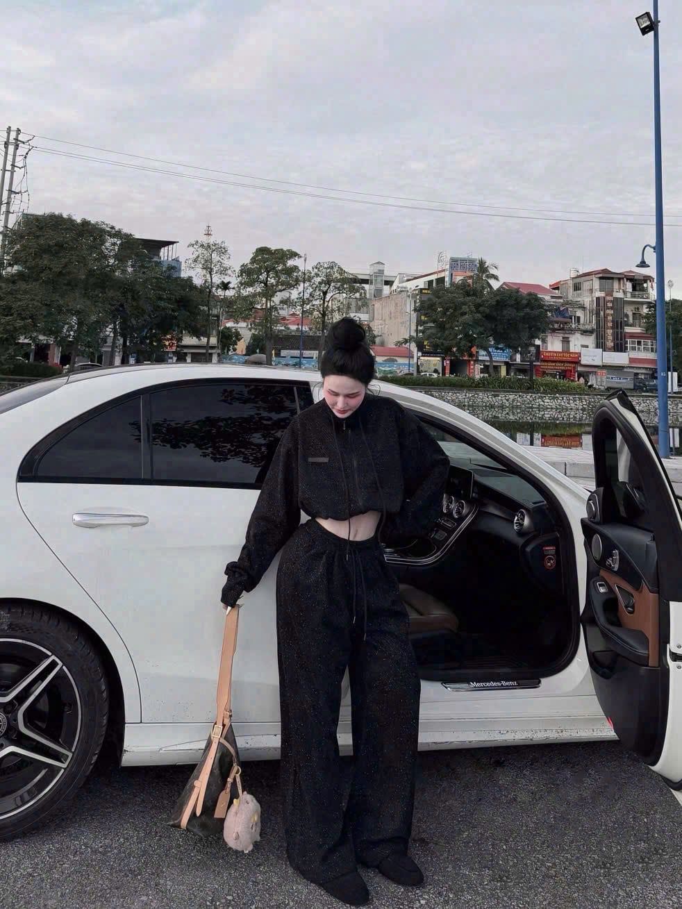  Set áo khoác cổ thấp rút dây mix quần suông dài lưng chun - ĐEN - E28 