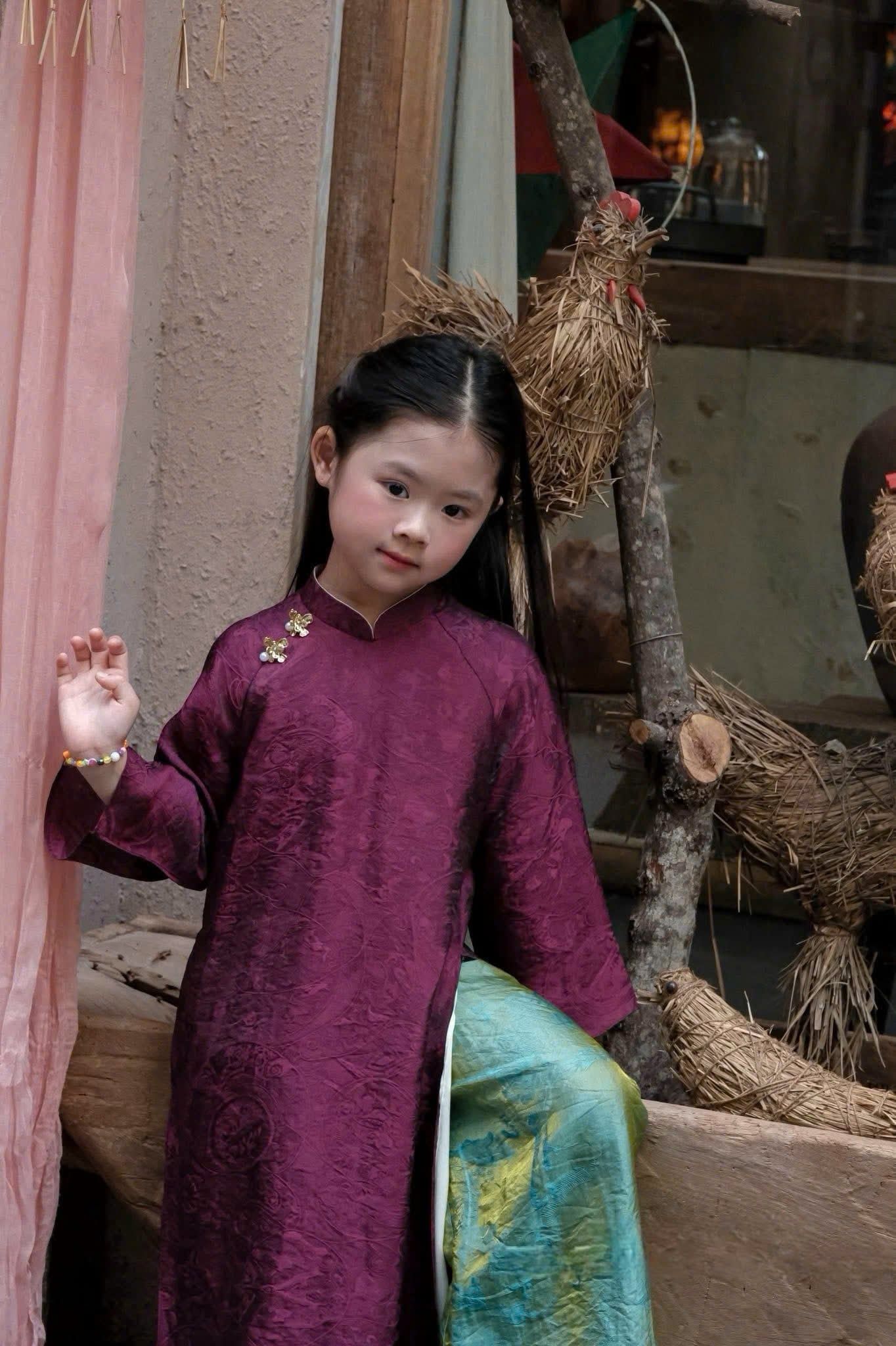  Set áo dài 4 tà vân họa tiết tay lỡ + quần lụa EM BÉ - ĐỎ - D 