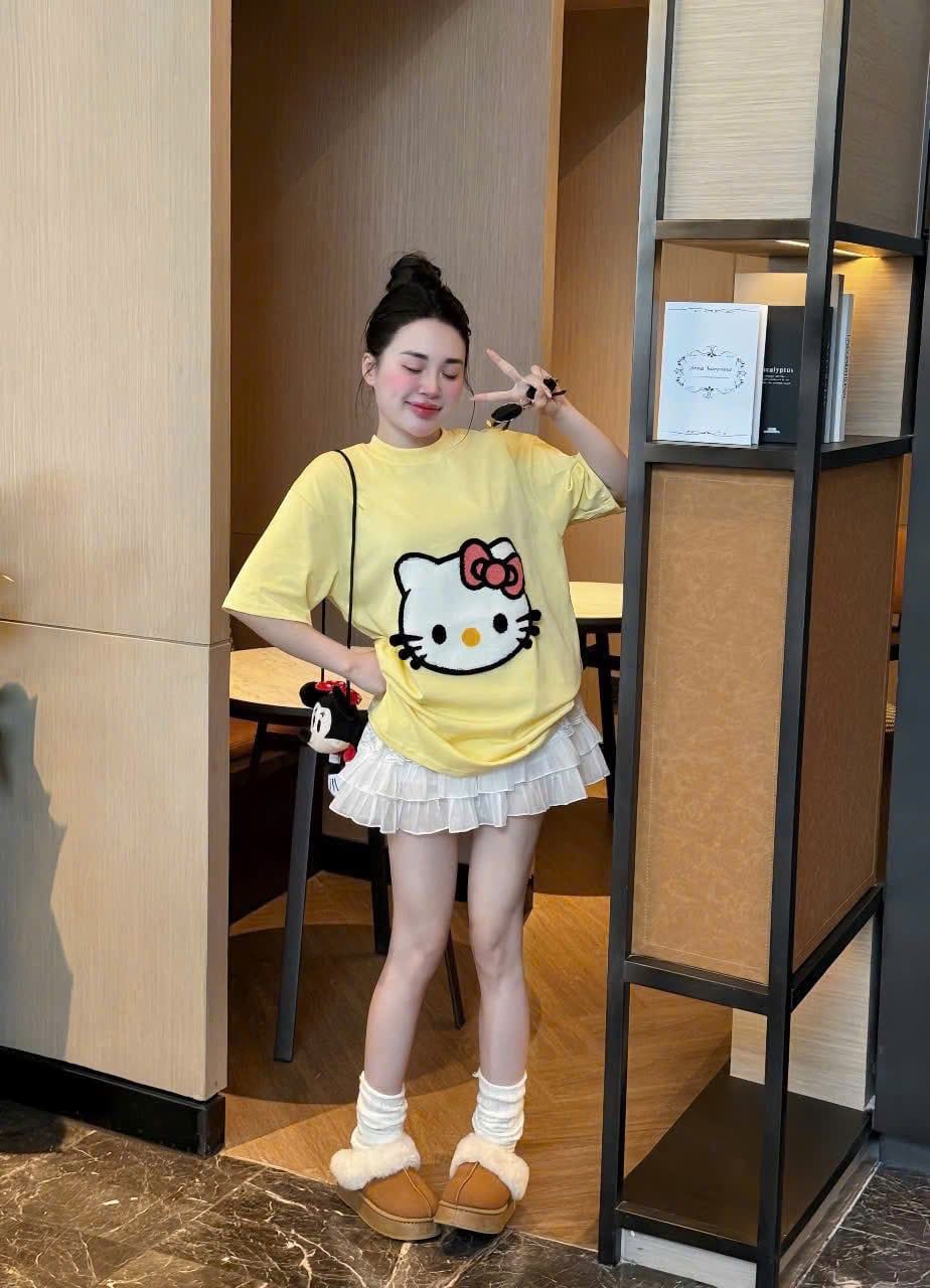 Áo thun form rộng thêu nổi HELLO KITTY - VÀNG - G45 
