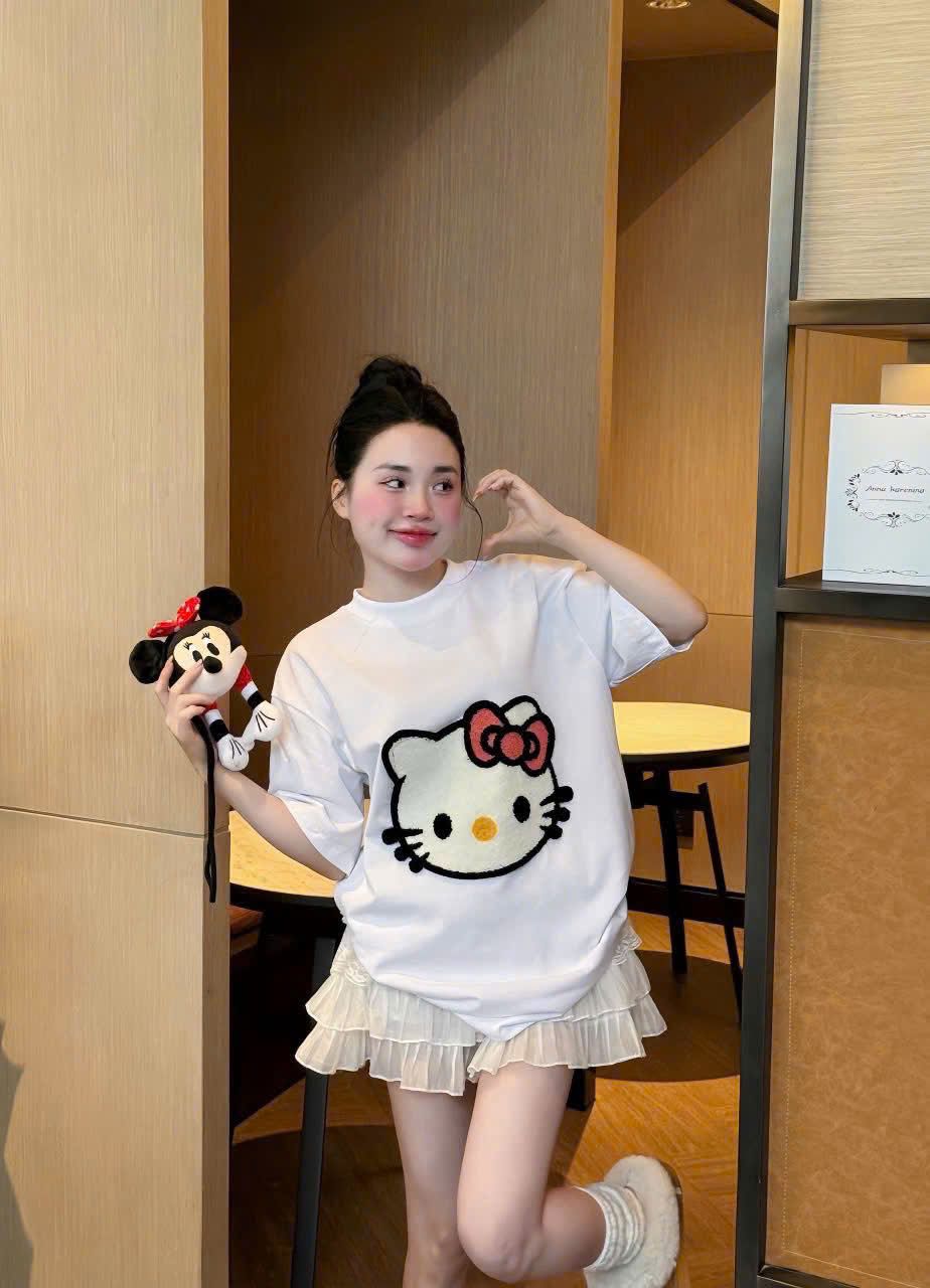  Áo thun form rộng thêu nổi HELLO KITTY - TRẮNG - G48 