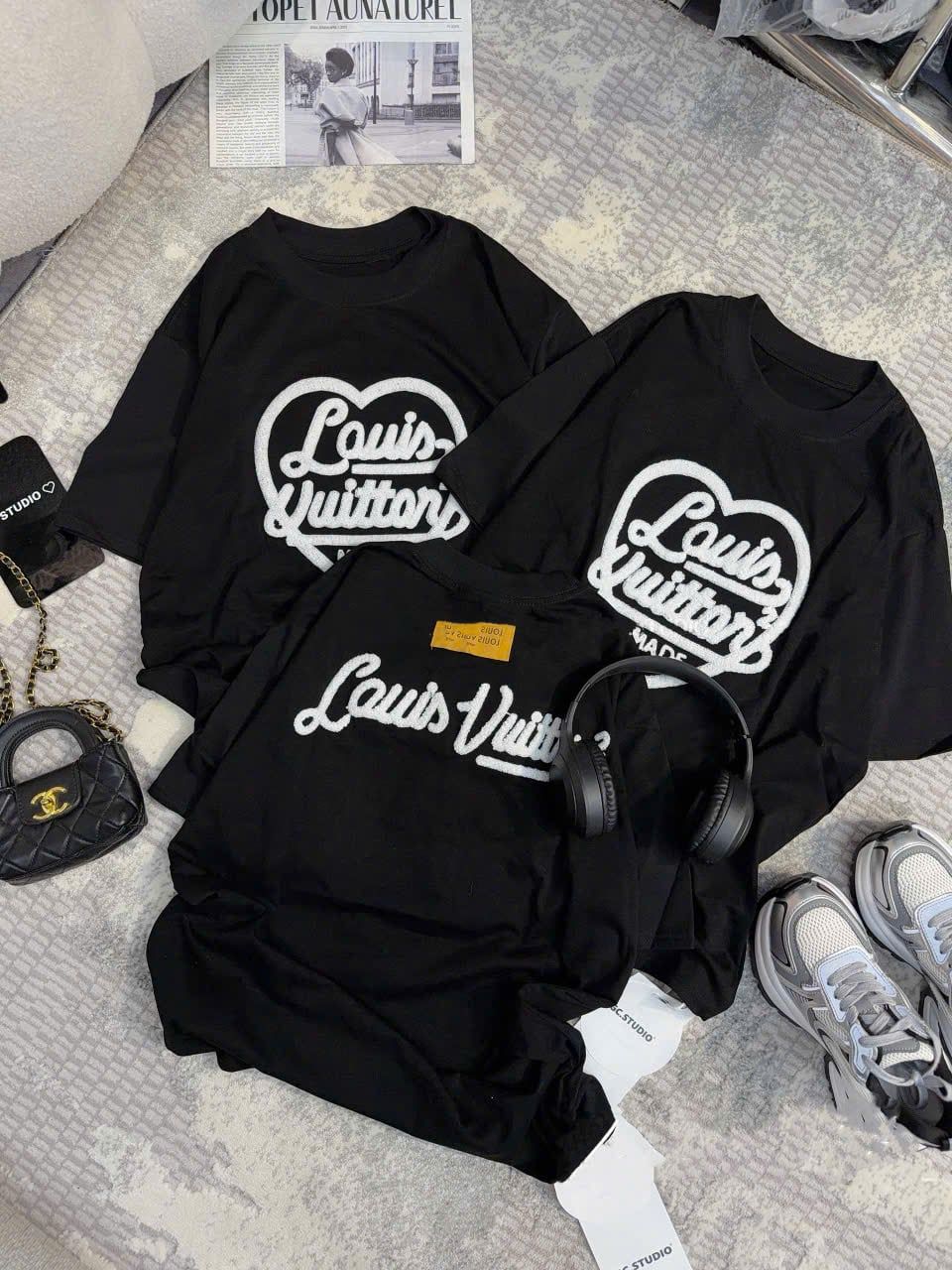  Áo phông form rộng thêu họa tiết bông nổi - ĐEN - S183 