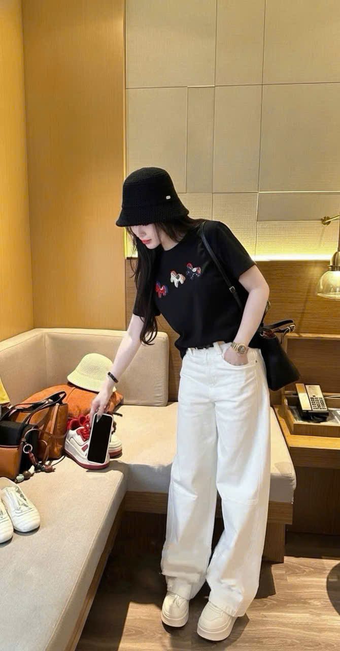  Áo thun cộc tay thêu hình ngựa mini HOT - ĐEN - Z143 