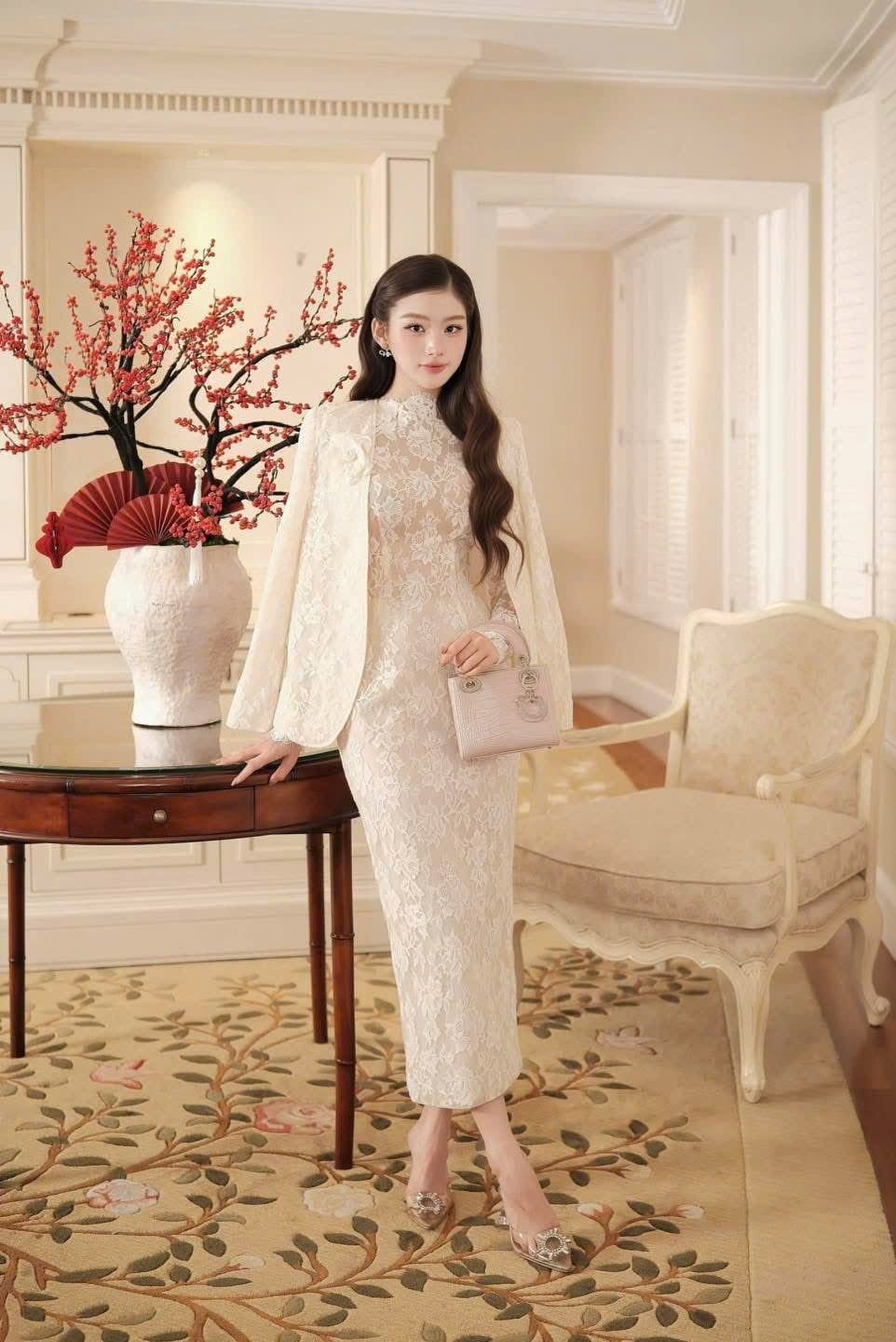  Set 2 món đầm body ren tay dài kèm vest ren sang chảnh - Q1 (EO S<68, M<72, L<76) 