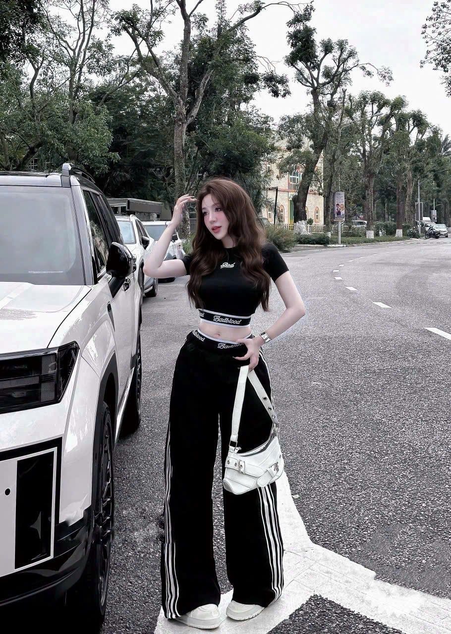  Set áo thun croptop Badblood mix quần suông phối cạp - ĐEN - K81 
