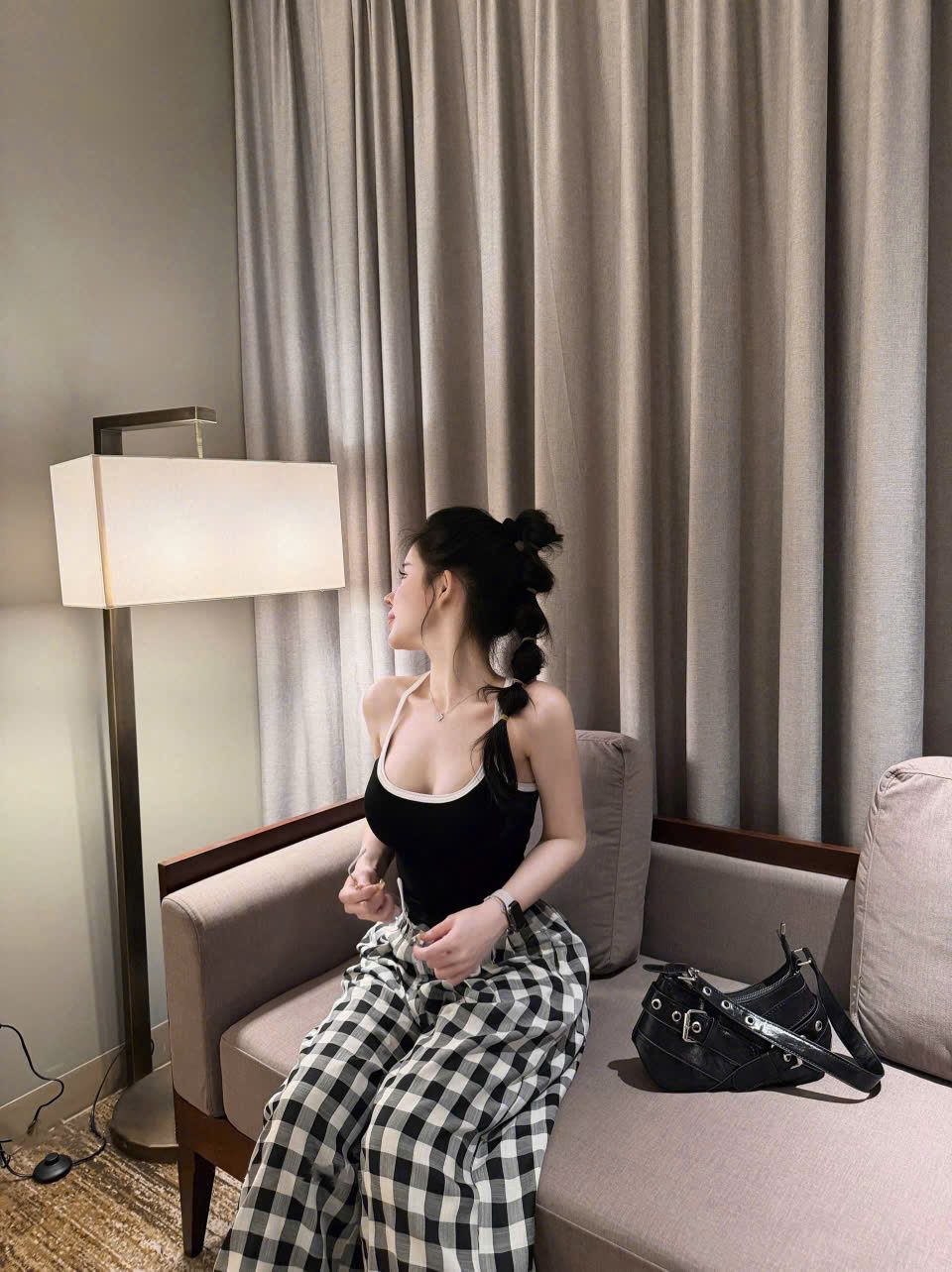  Set áo hai dây chạy viền mix quần suông kẻ caro - ĐEN - K130 