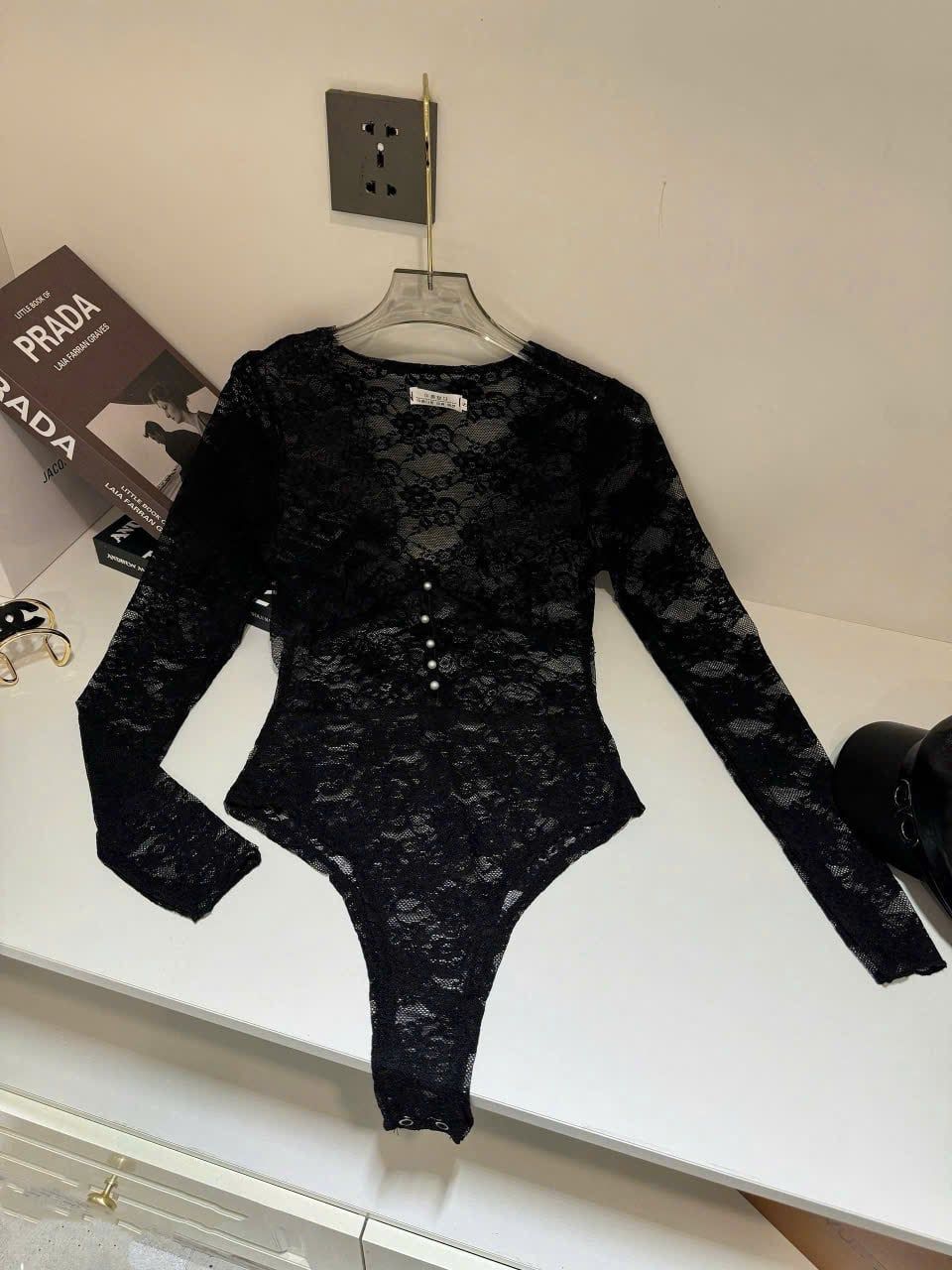  Jumsuit ren cổ v tay dài đính cúc ngọc trai - K188 (EO S<68, M<72) 