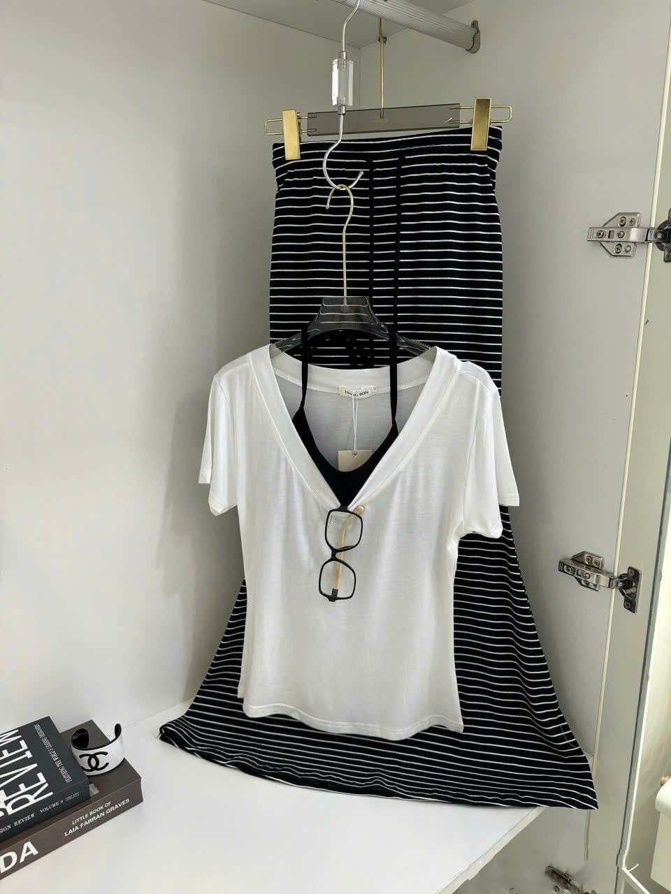  Set 3 món áo cổ v kèm áo yếm 2s mix chân váy đuôi cá kẻ - K226 