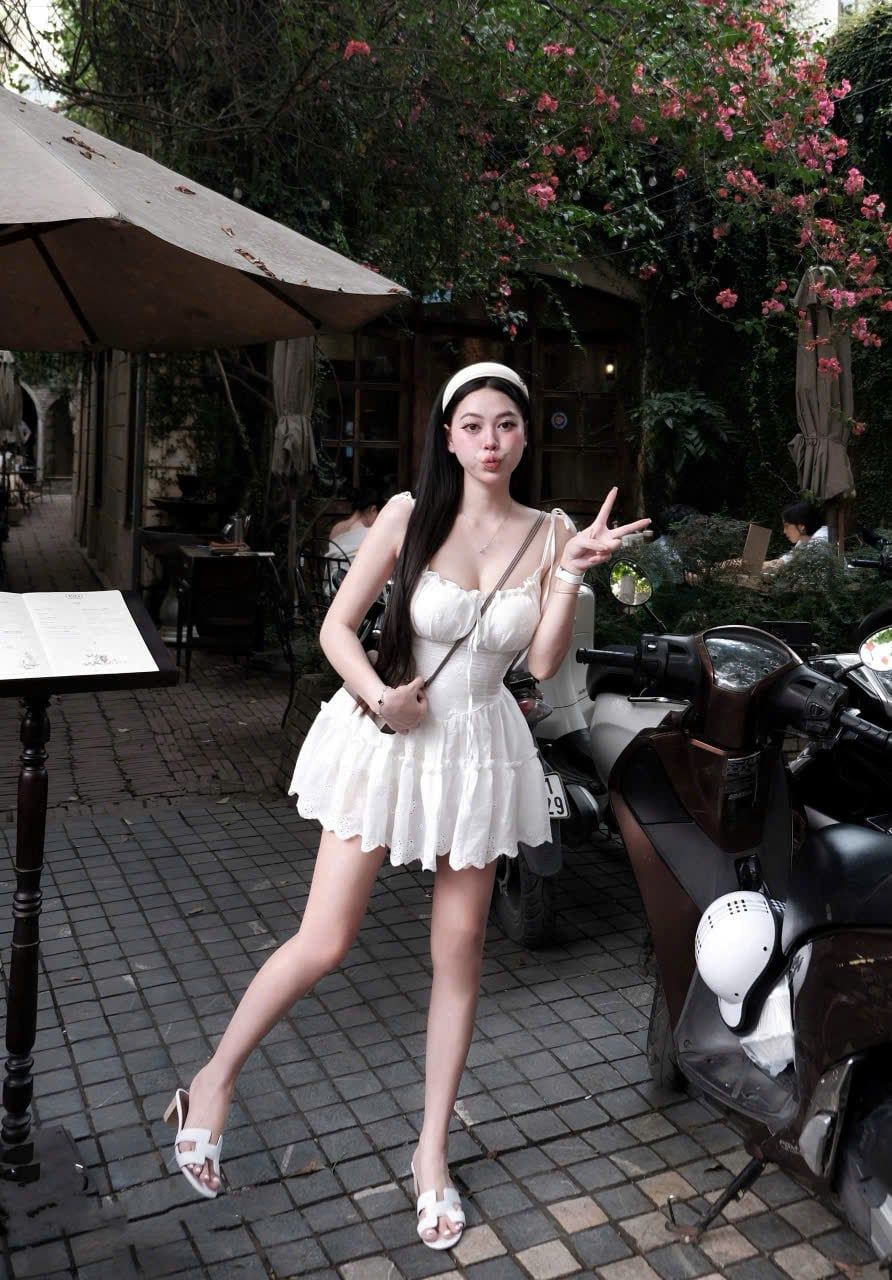  Váy 2s cúp ngực xô đục lỗ dáng xòe tiểu thư - K313 (EO S<68, M<72) 