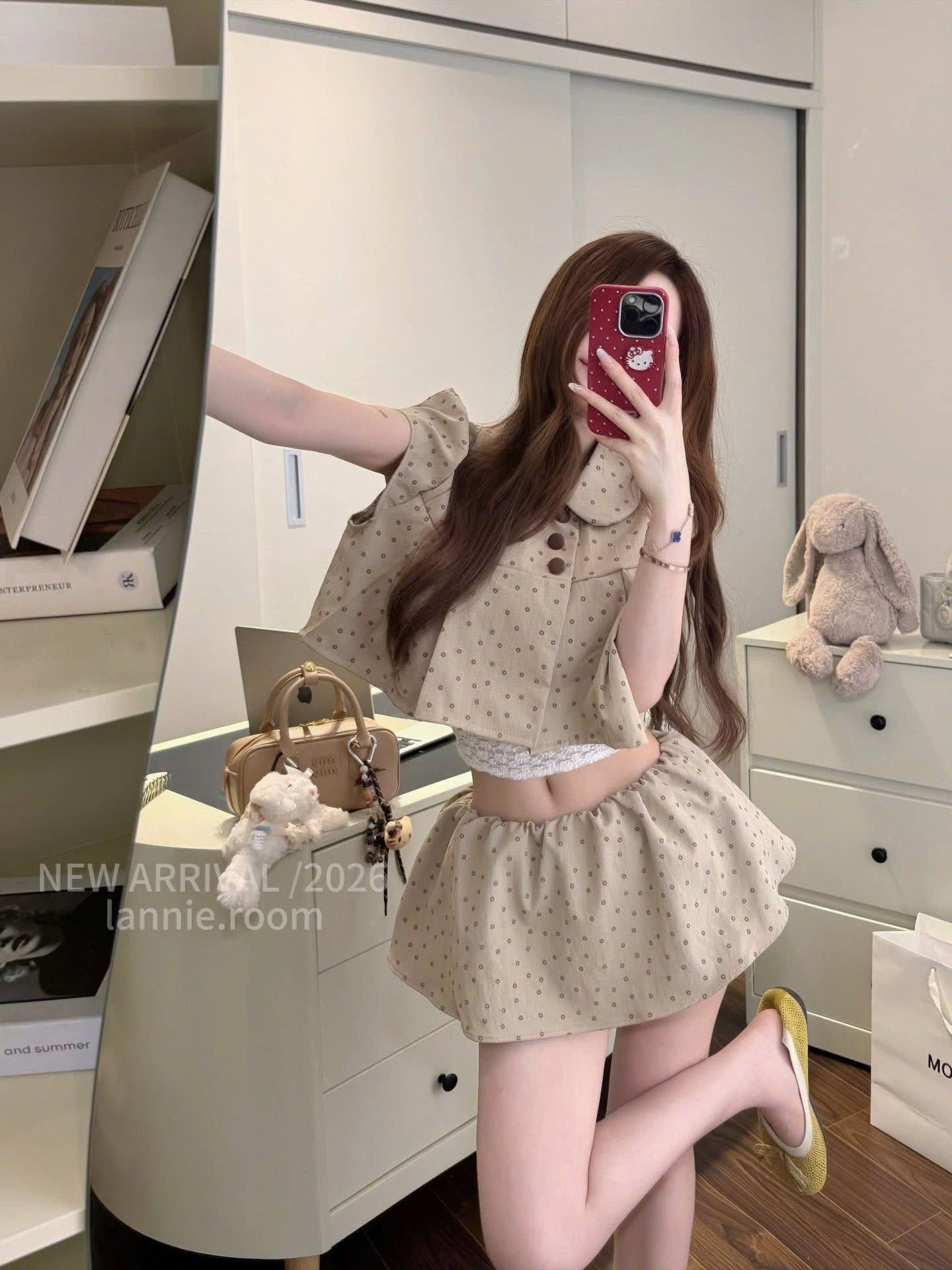  Set áo tay hến cổ sen phối ren dáng ngắn mix chân váy xòe ngắn - K328 