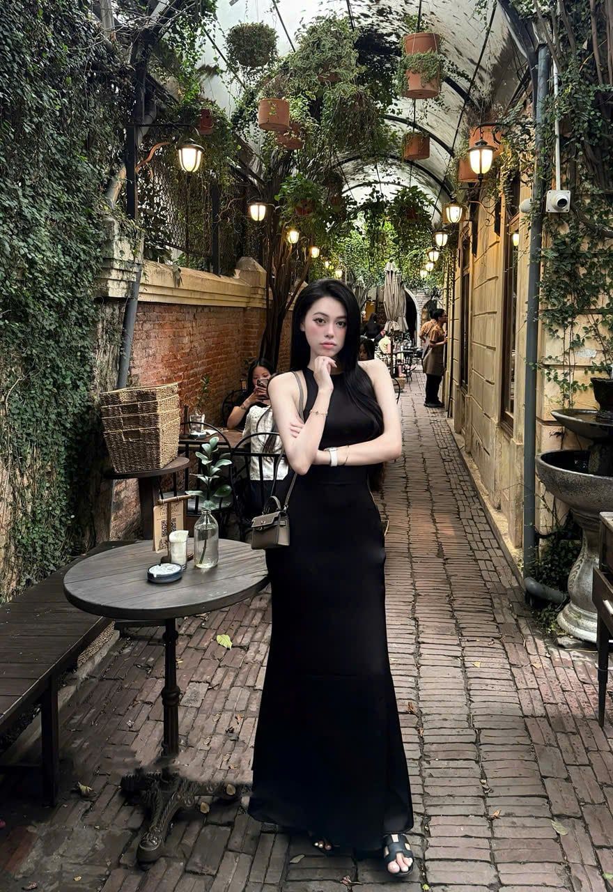  Đầm lụa yếm dáng dài suông dáng đuôi cá - ĐEN - K331 (EO S<68, M<72) 