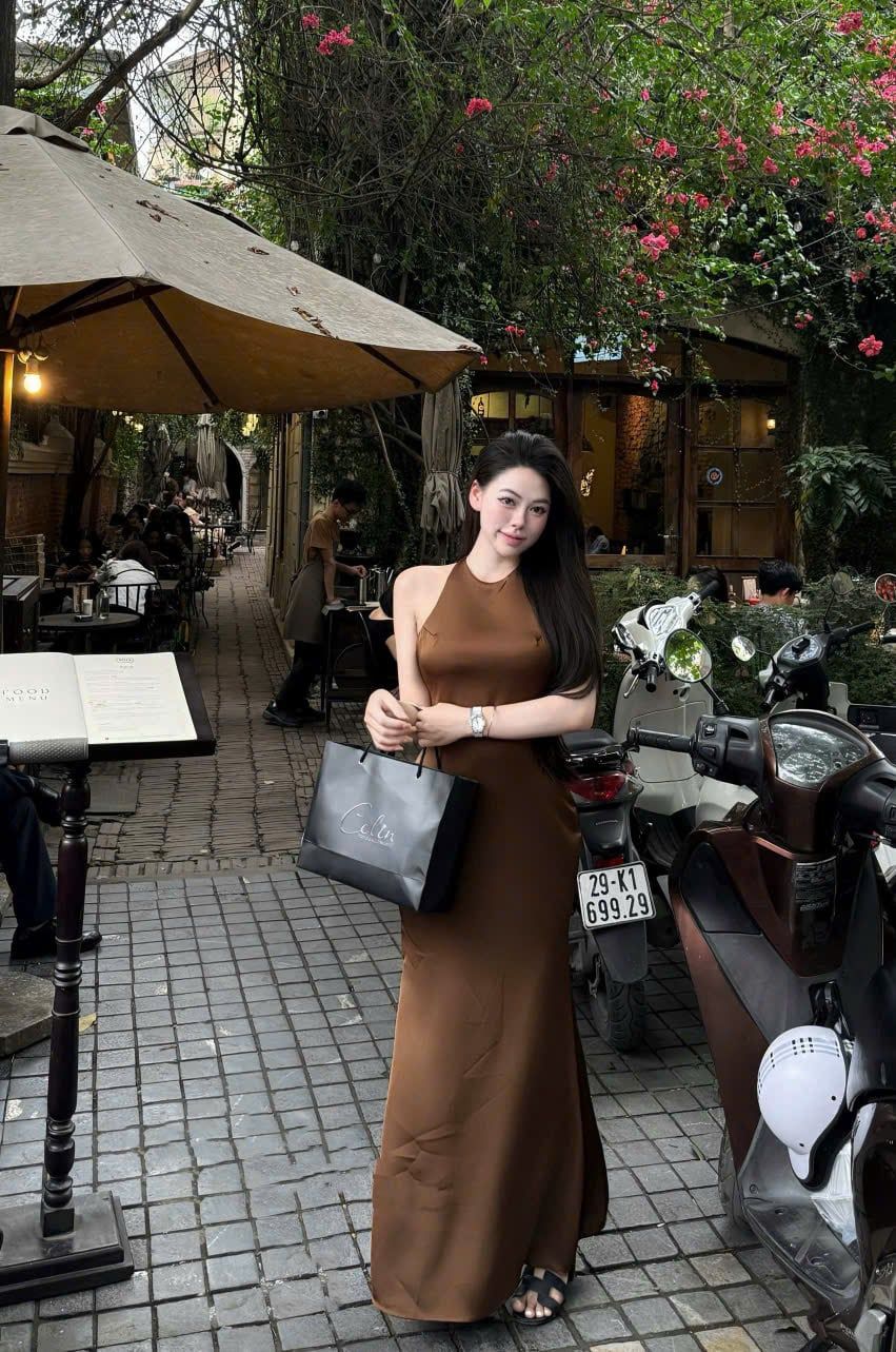  Đầm lụa yếm dáng dài suông dáng đuôi cá - NÂU - K332 (EO S<68, M<72) 