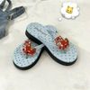 Dép xỏ ngón đế xốp họa tiết chấm bi đính charm ngựa - XANH - Z39