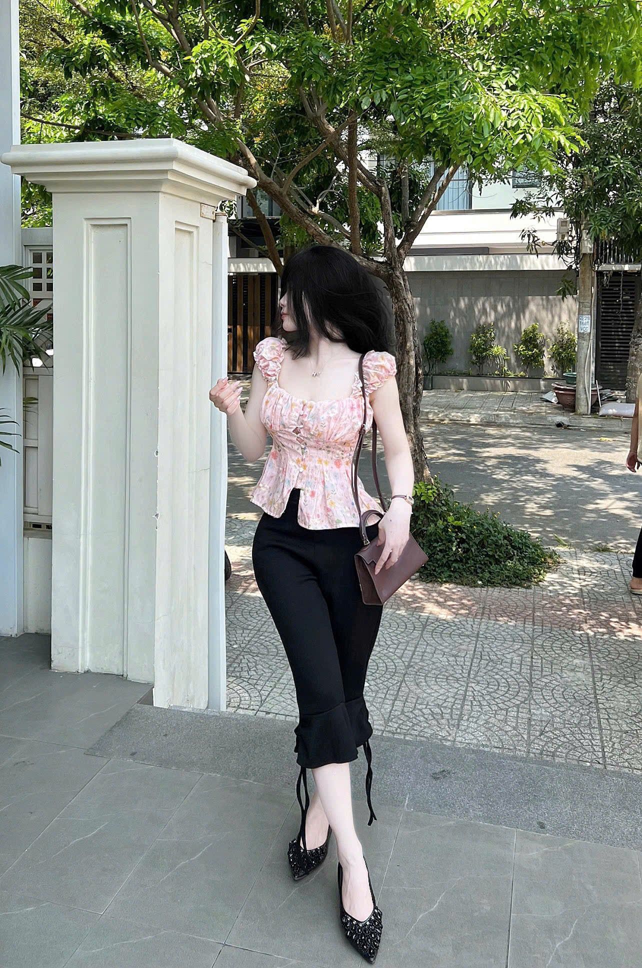  Set áo tay bồng cúp ngực đính cúc bọc mix quần lửng - HỒNG - Z68 