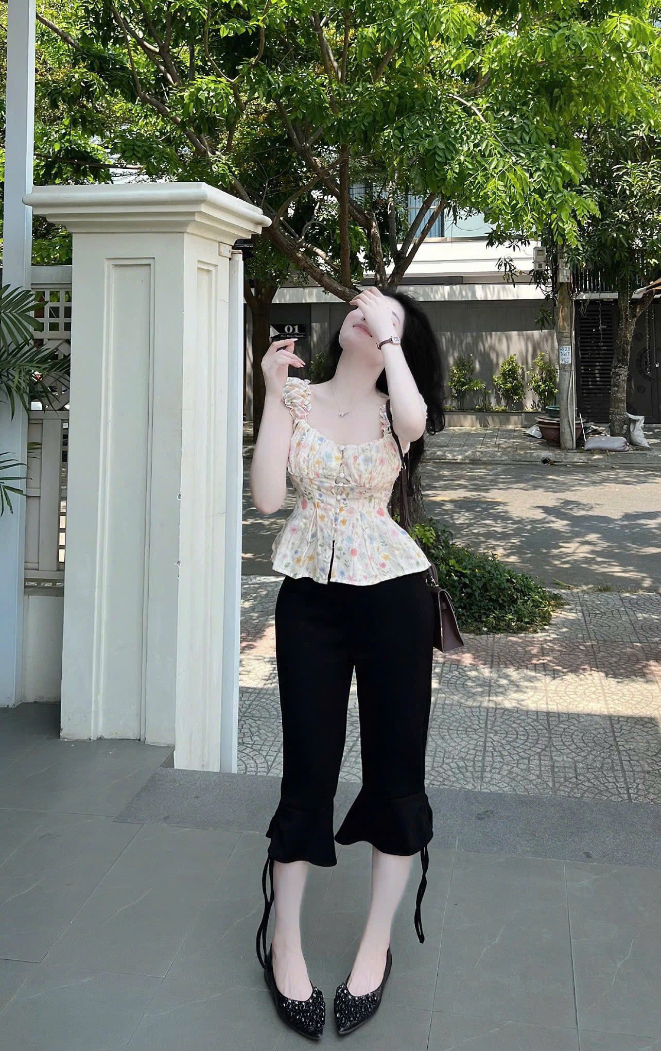  Set áo tay bồng cúp ngực đính cúc bọc mix quần lửng - KEM - Z66 