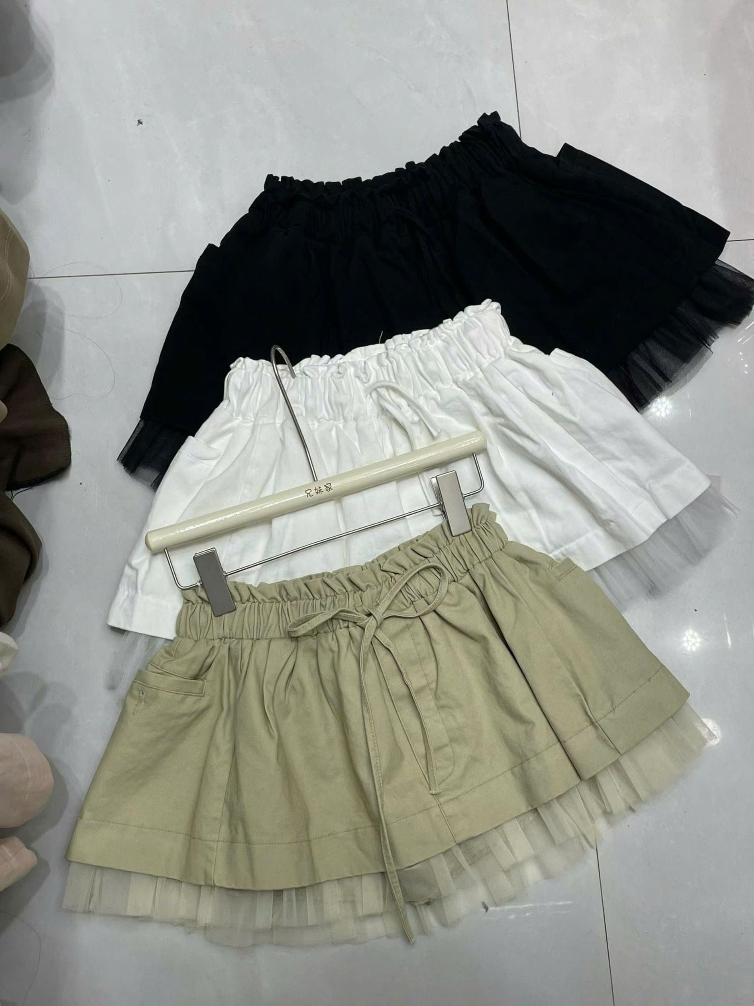  Chân váy kaki phối lưới lưng chun dây rút - TRẮNG - G25 