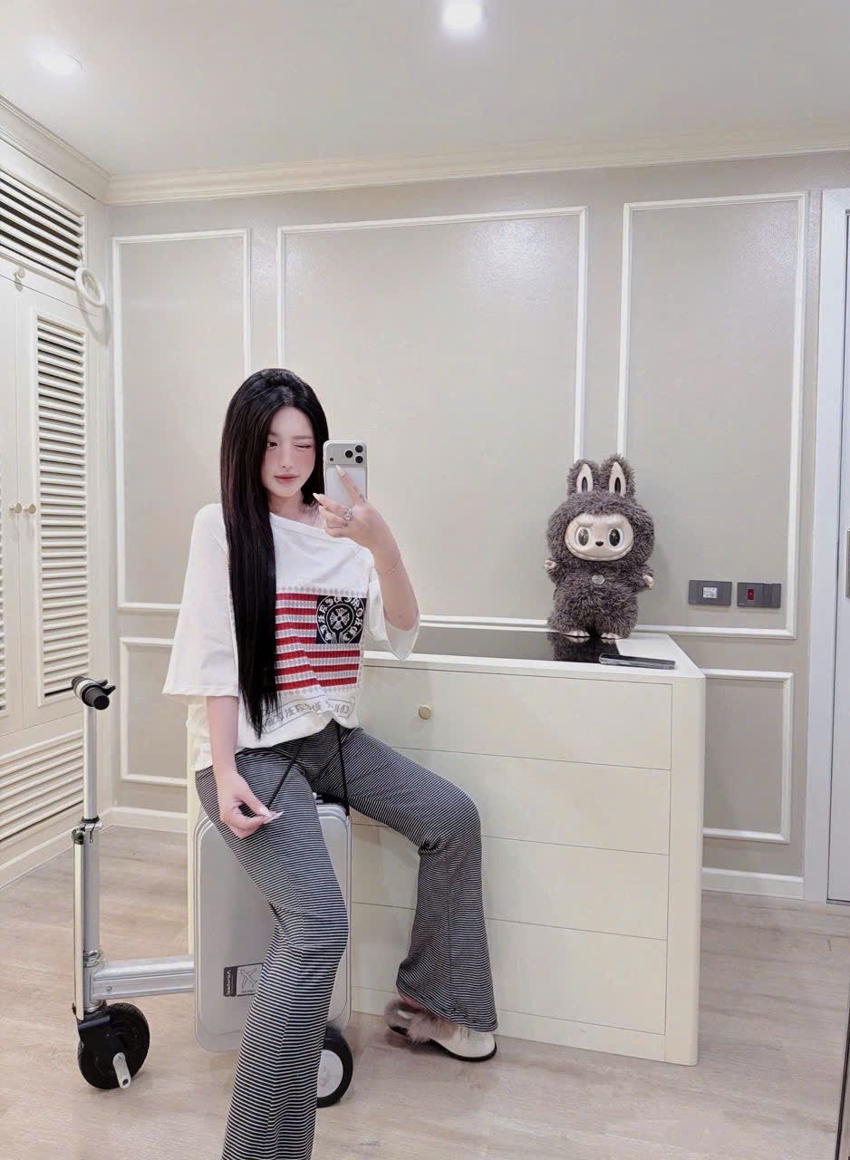  Set áo lệch vai tay lở mix quần suông ống loe kẻ - TRẮNG - G77 