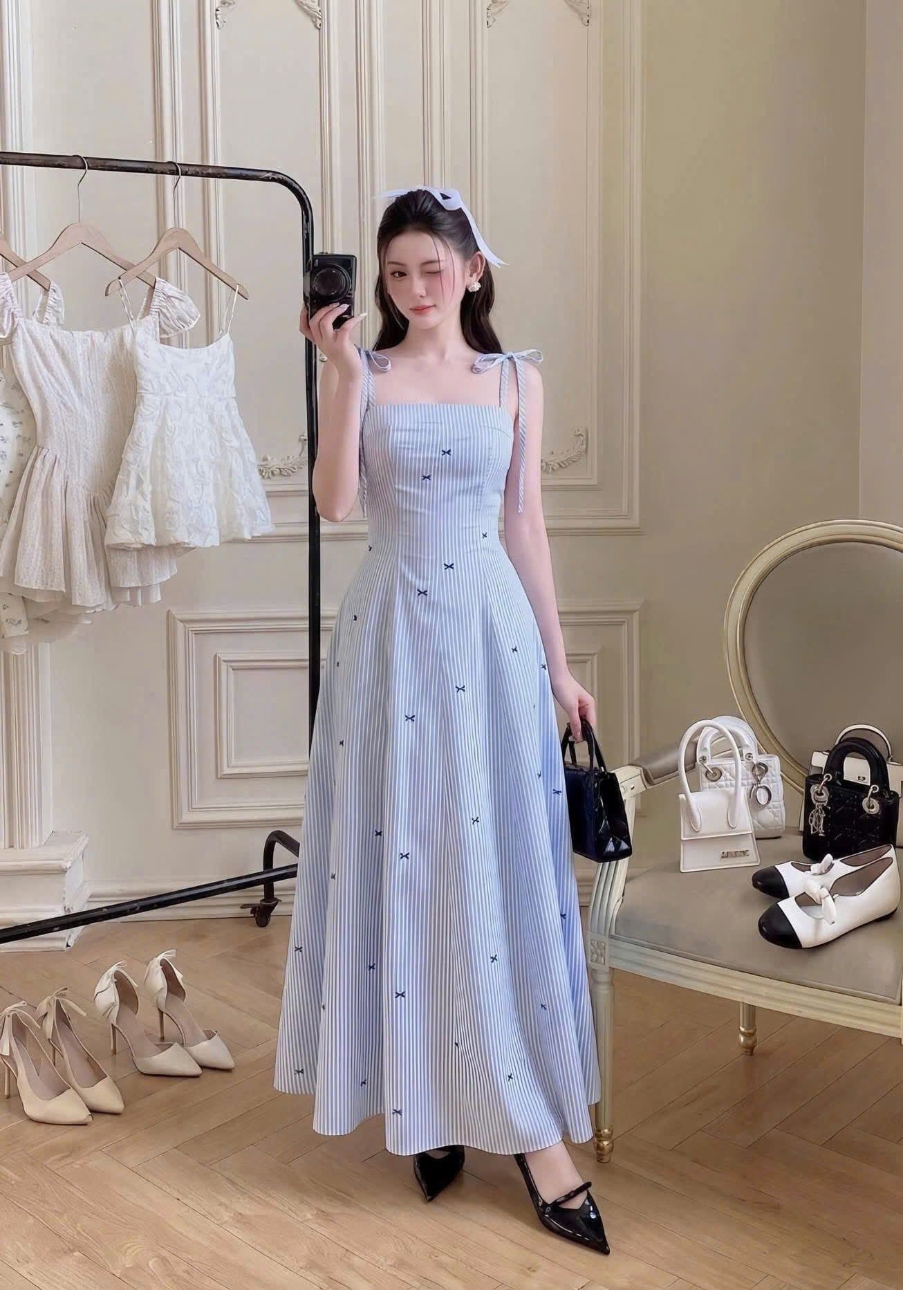  Váy hai dây thắt nơ dáng dài phối kẻ họa tiết nơ - E128 (EO S<68, M<72, L<76) 