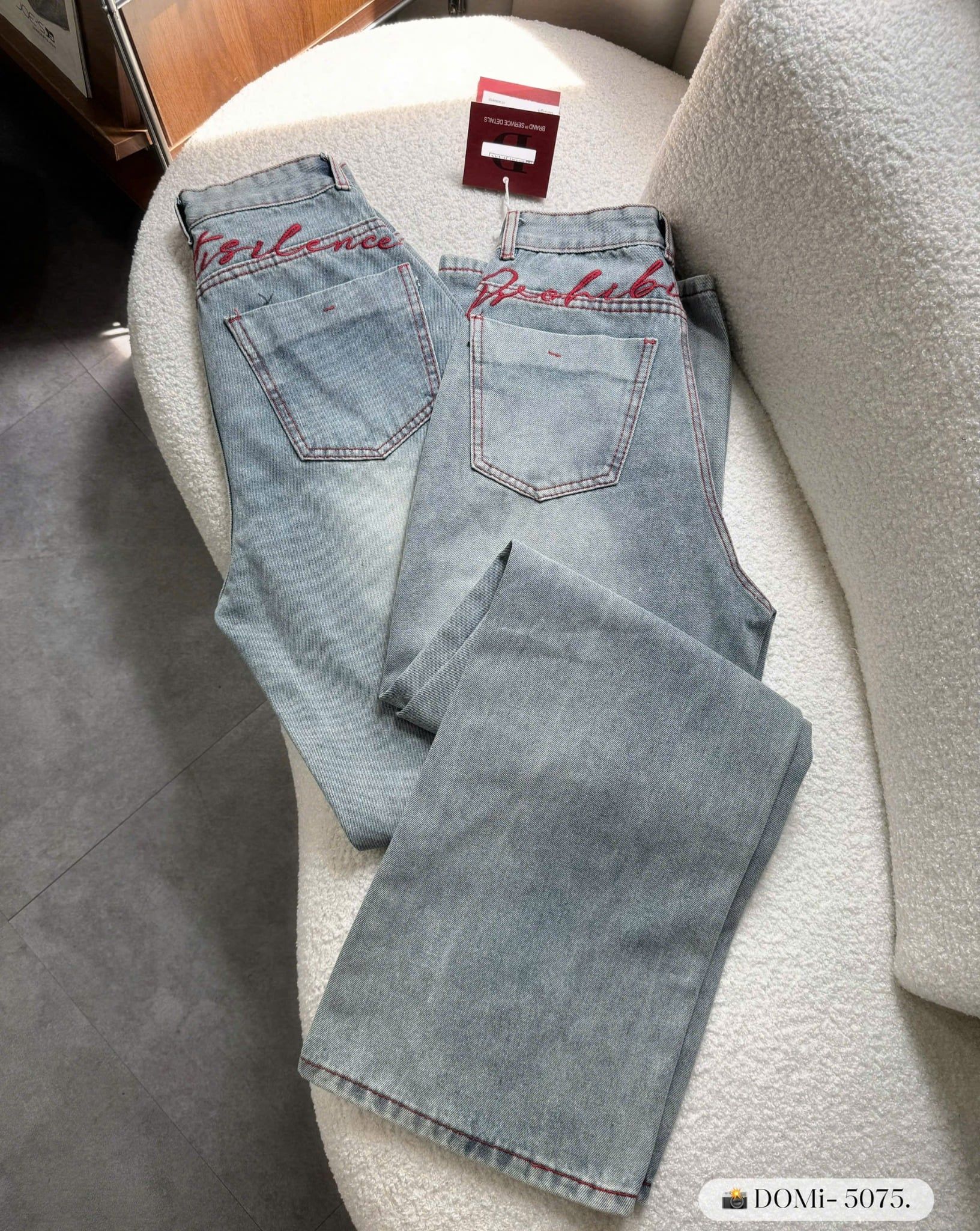  Quần jean ống suông viền chỉ đó thêu chữ nổi trendy - K69 (EO S<64, M<66, L<70) 