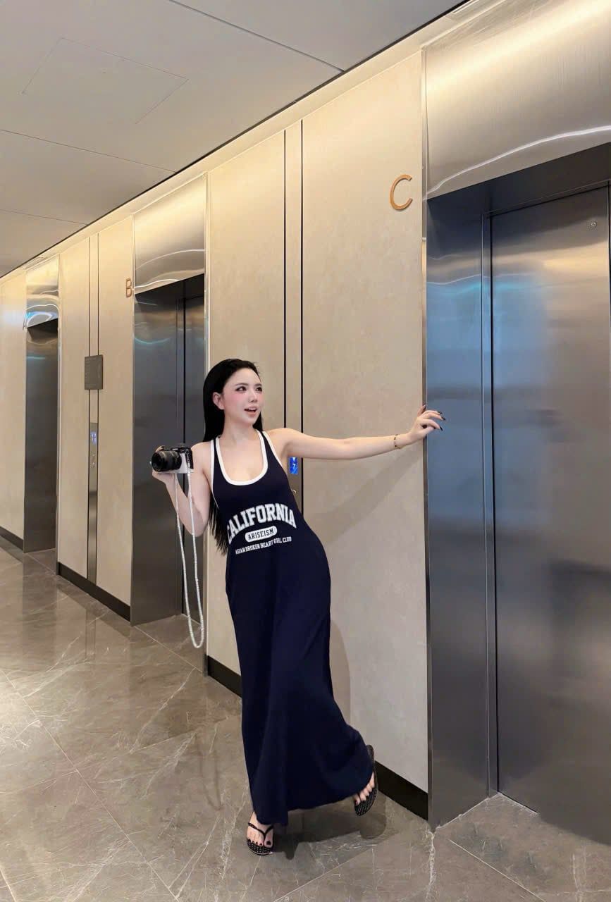  Váy ba lỗ dáng suông dài in chữ năng động - ĐEN - K72 