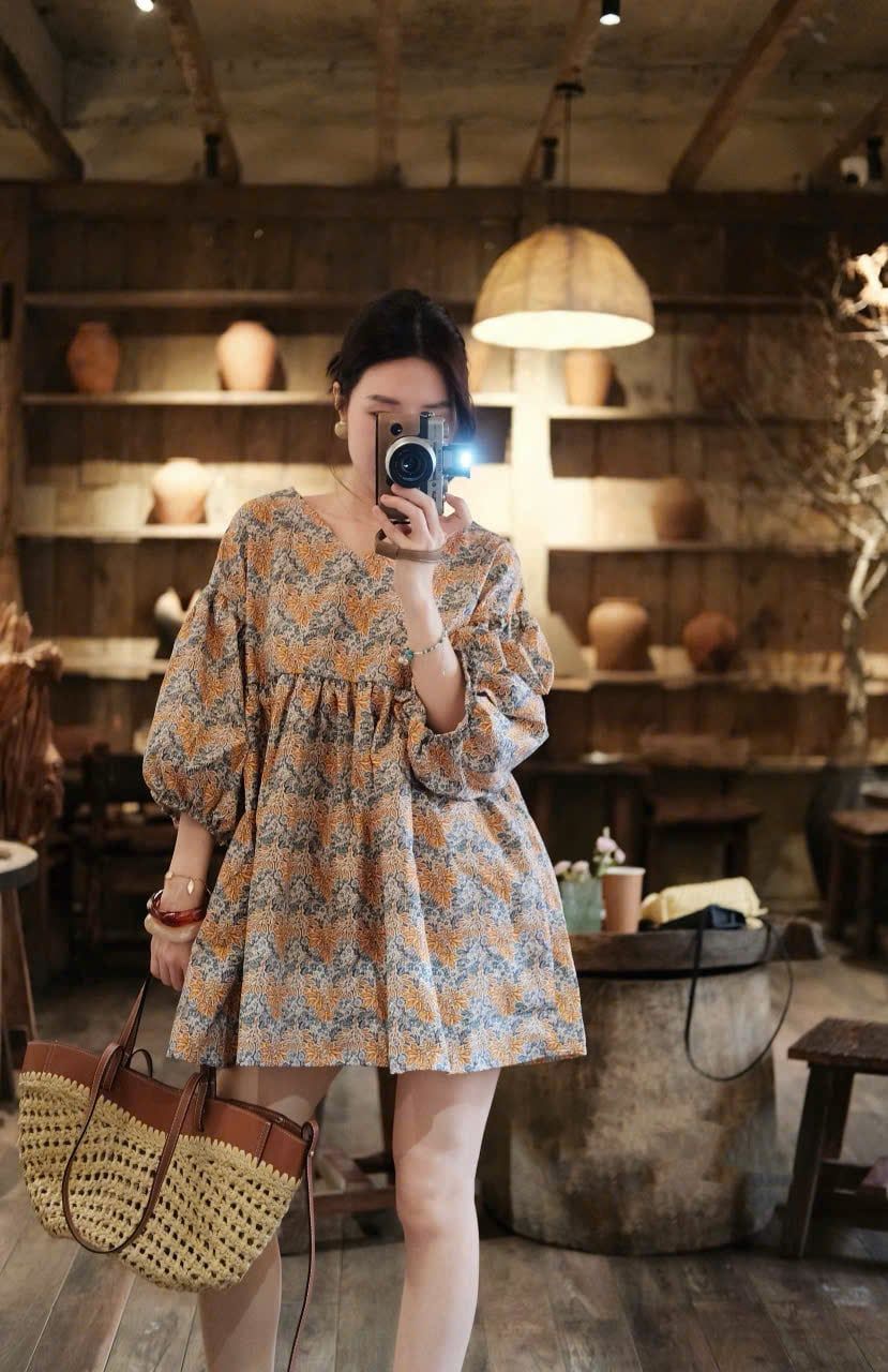  Váy babydoll cổ v tay bồng lỡ hoa tiết - Q180 
