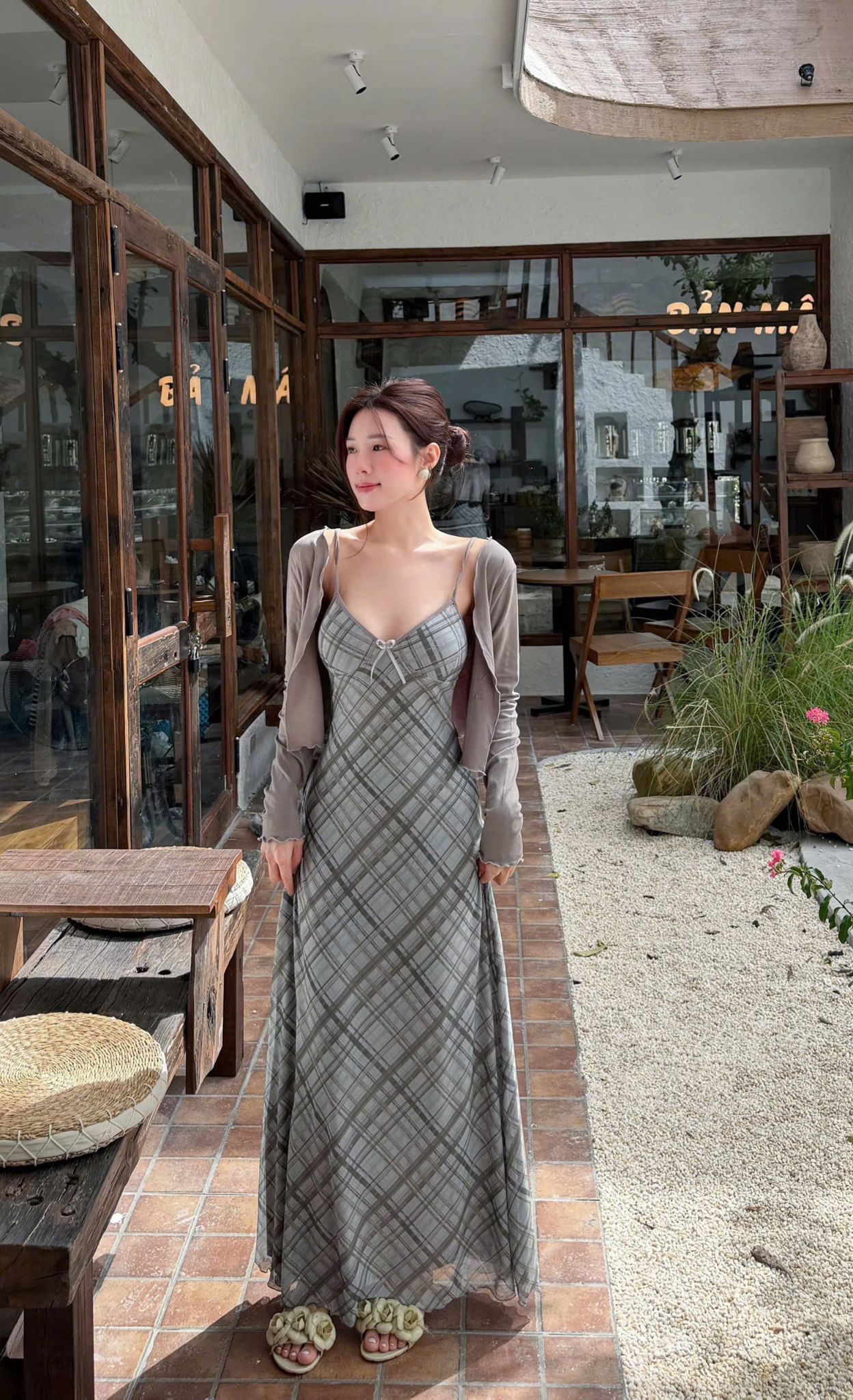  Set 2 món váy hai dây caro dáng dài kèm áo khoác mỏng tay dài - GHI - H42 (EO S<68, M<72, L<76) 